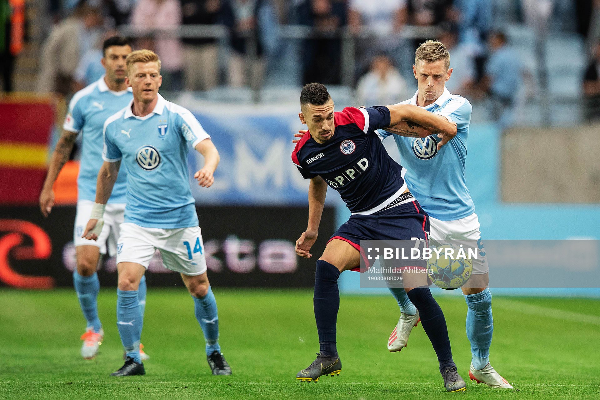 Stanisa Mandic of Zrinjski and Sören Rieks of Malmö FF