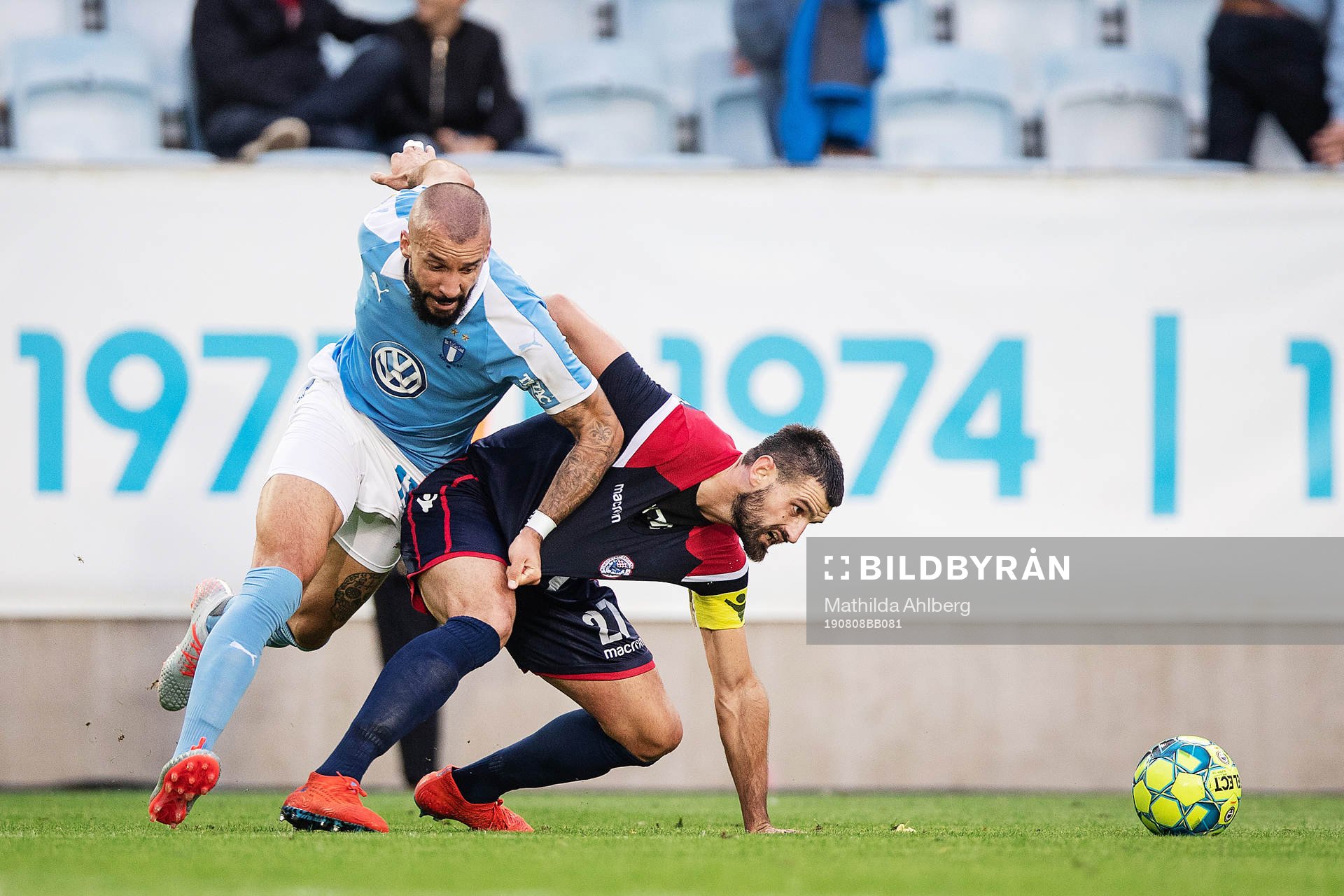 Guillermo Molins of Malmö FF and Frane Cirjak of Zrinjski