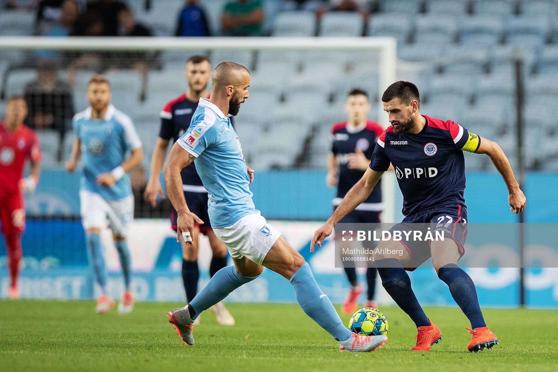 Guillermo Molins of Malmö FF and Frane Cirjak of Zrinjski