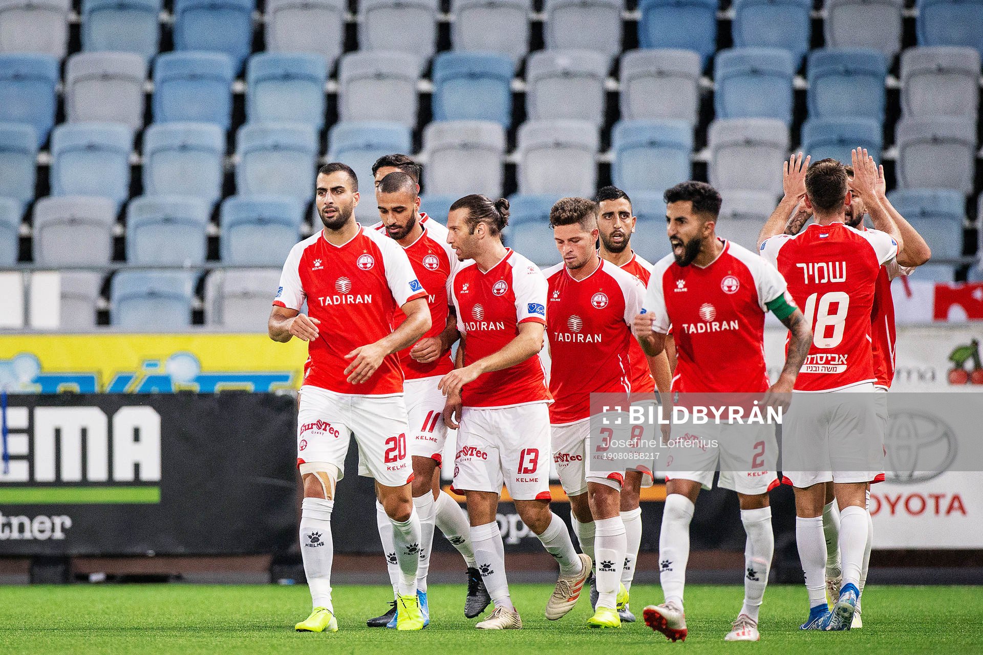 Players of of Hapoel Beer-Sheva celebrates