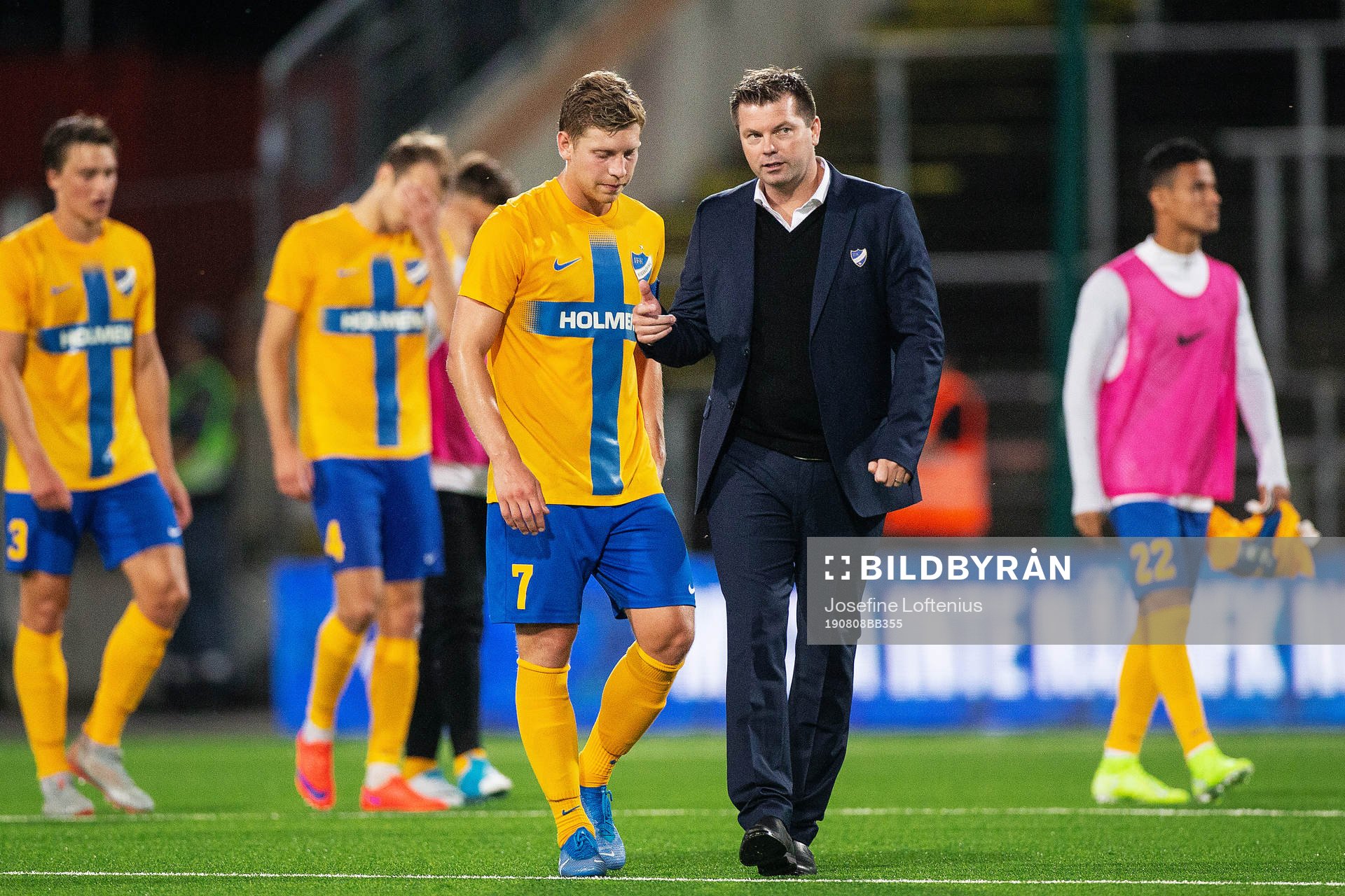 Alexander Fransson and Jens Gustafsson, head coach of IFK