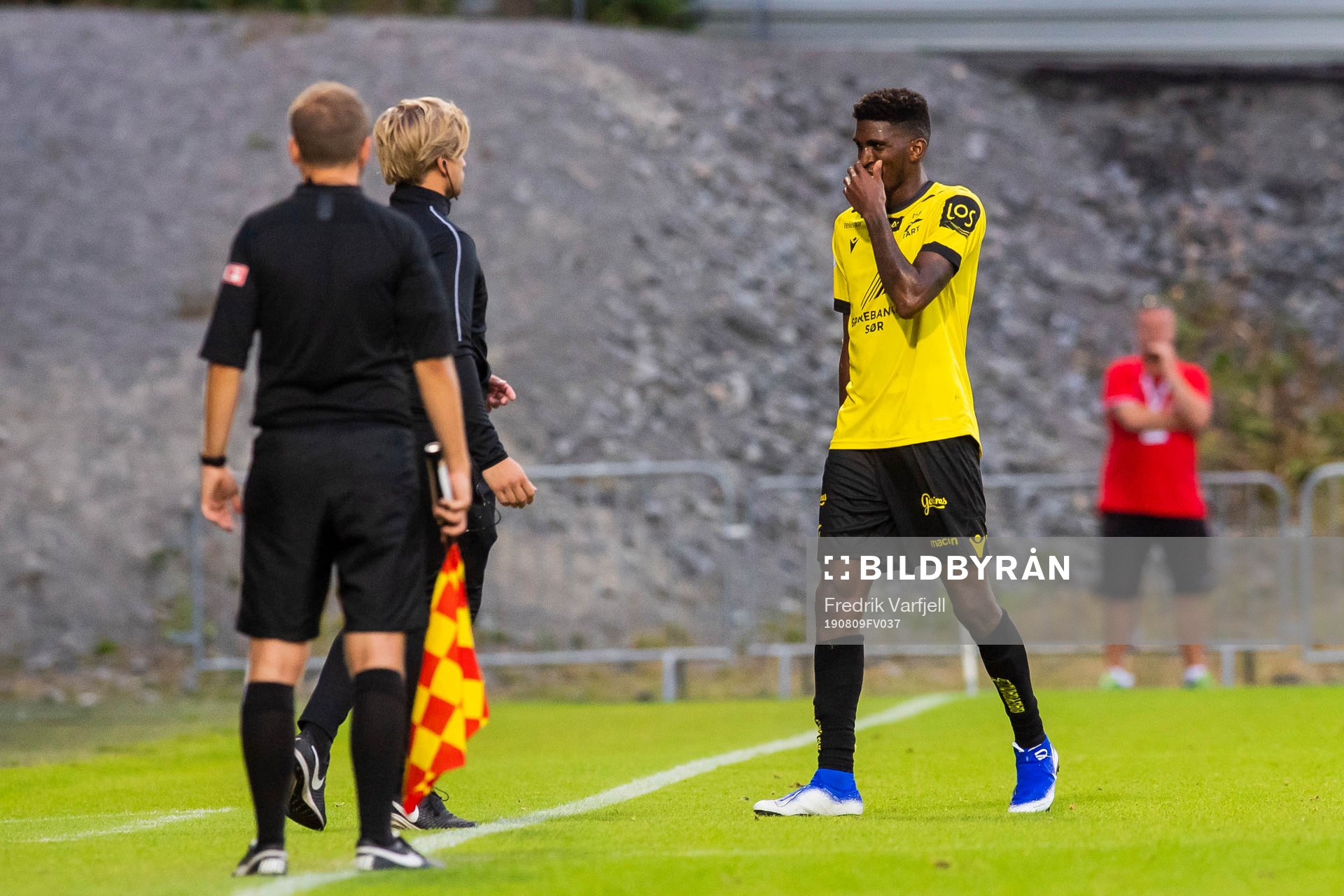 Damion Lowe of Start walks of the picth with a red card