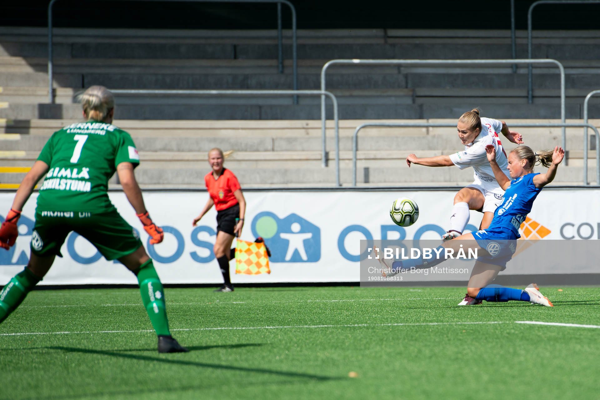 Rosengårds Lisa-Marie Utland skjuter förbi Eskilstunas