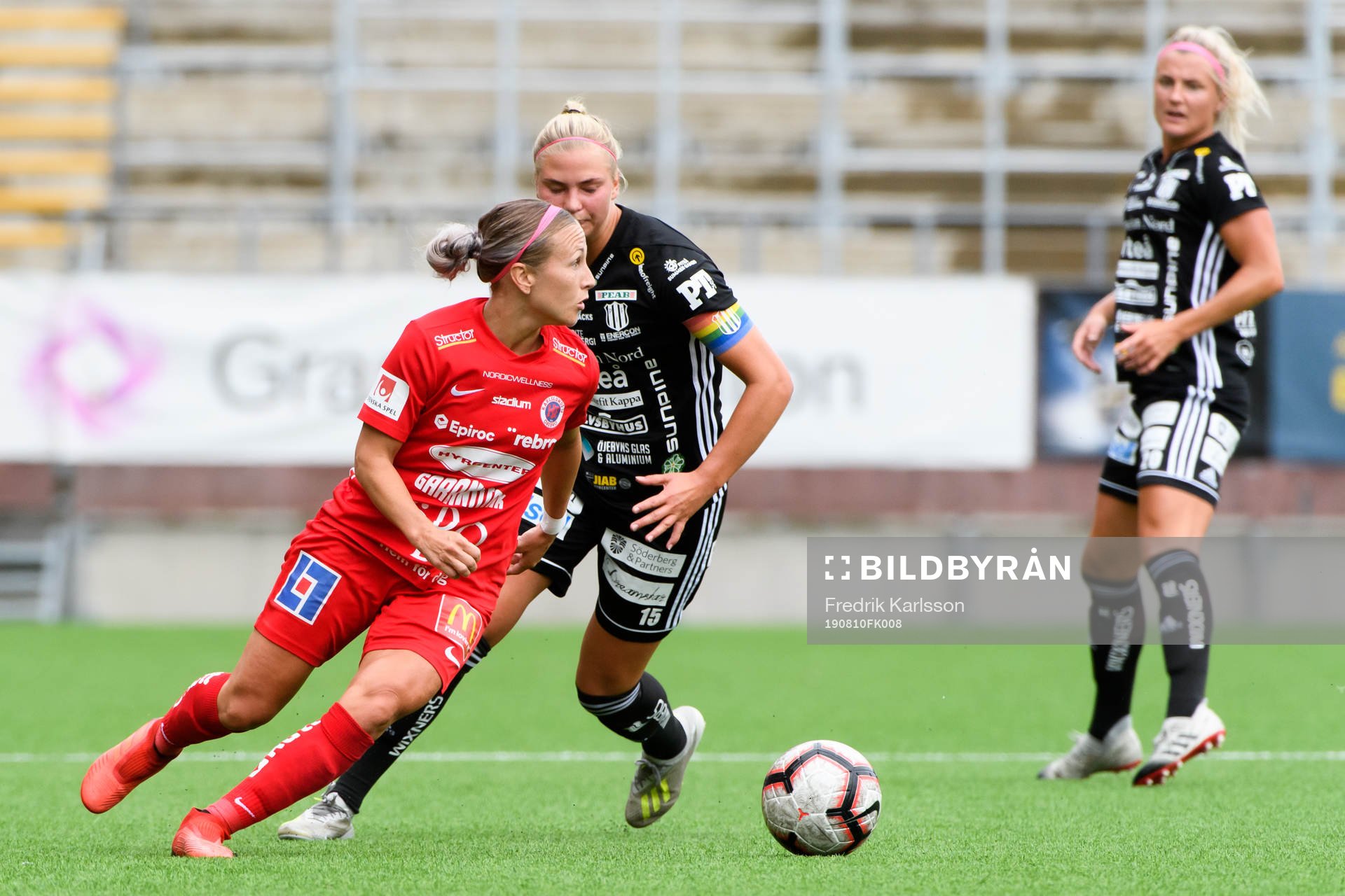 Örebros Heather Williams och Piteås Ellen Löfqvist