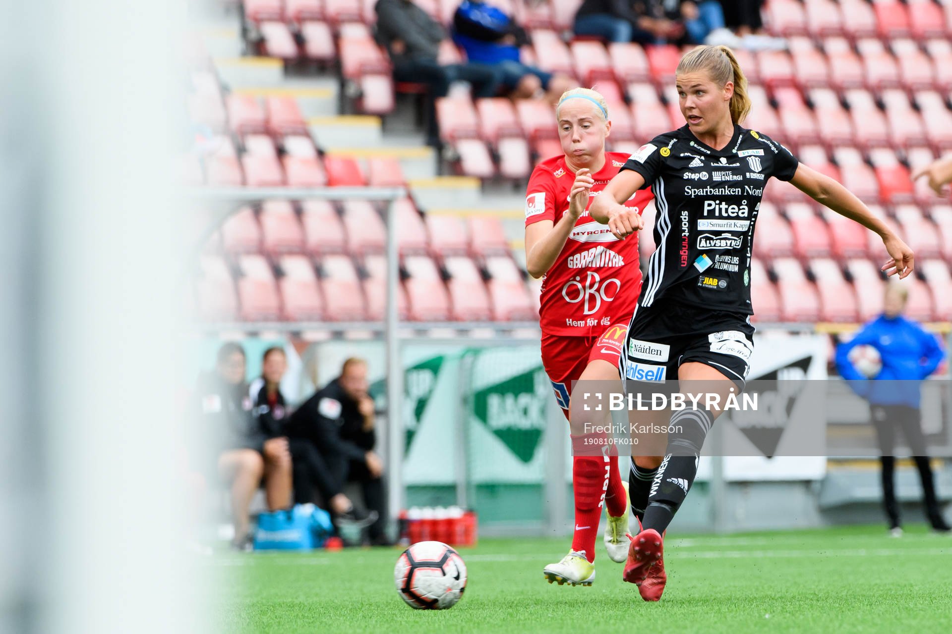 Örebros Eveliina Summanen och Piteås Nina Jakobsson