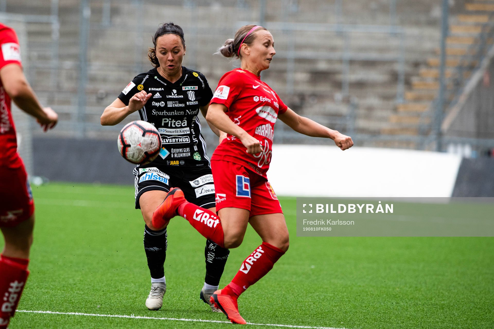 Piteås June Pedersen och Örebros Heather Williams