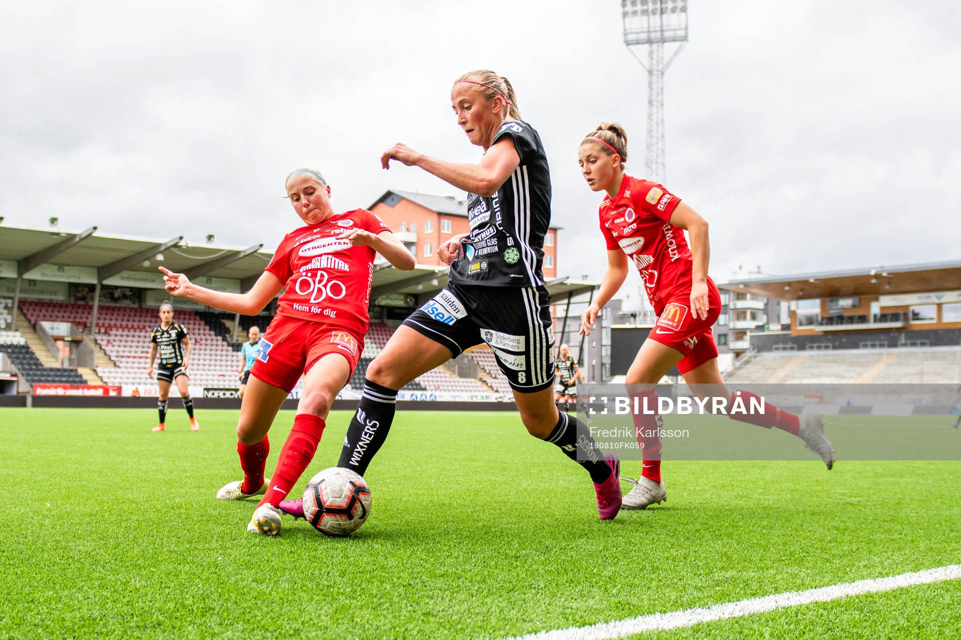 Örebros Eveliina Summanen, Piteås Julia Karlernäs och