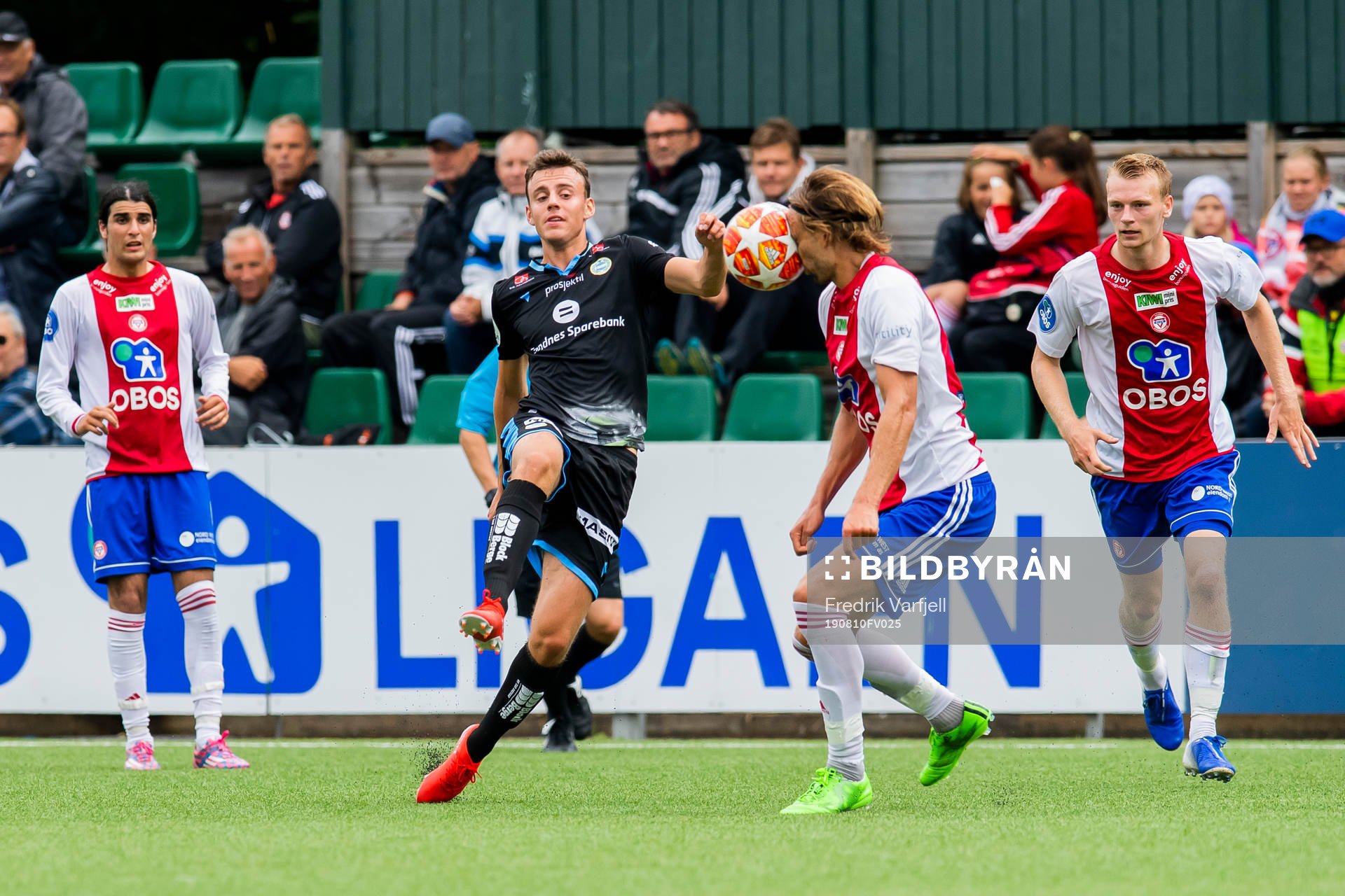 Adrian Berntsen of Sandnes Ulf and Jørgen Paulov Hammer of