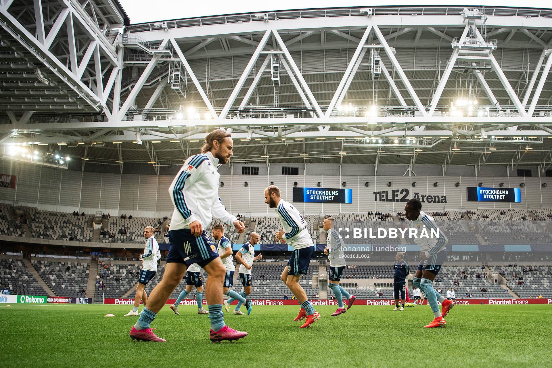 Djurgårdens spelare värmer upp
