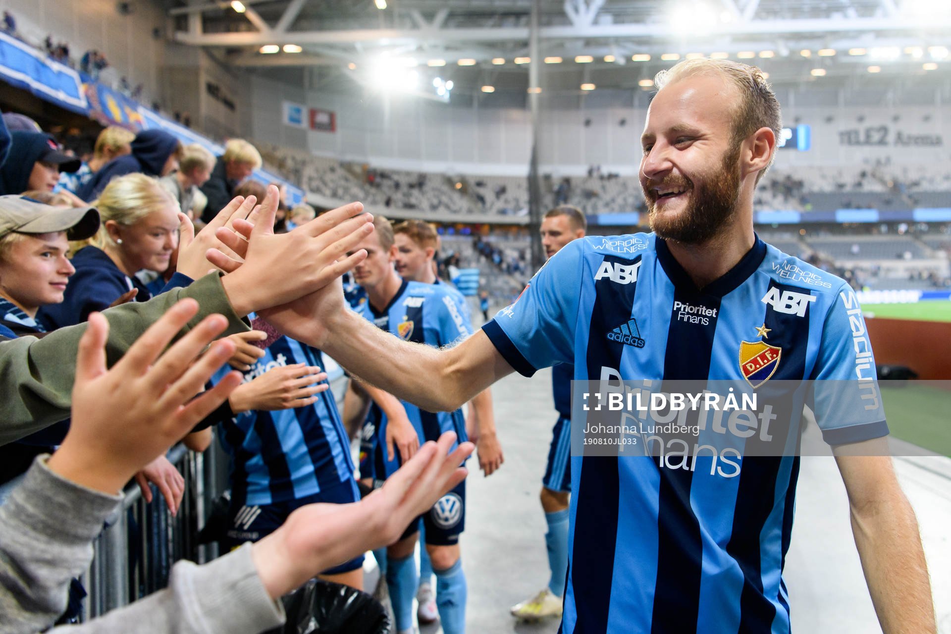Djurgårdens Curtis Edwards tackar publiken