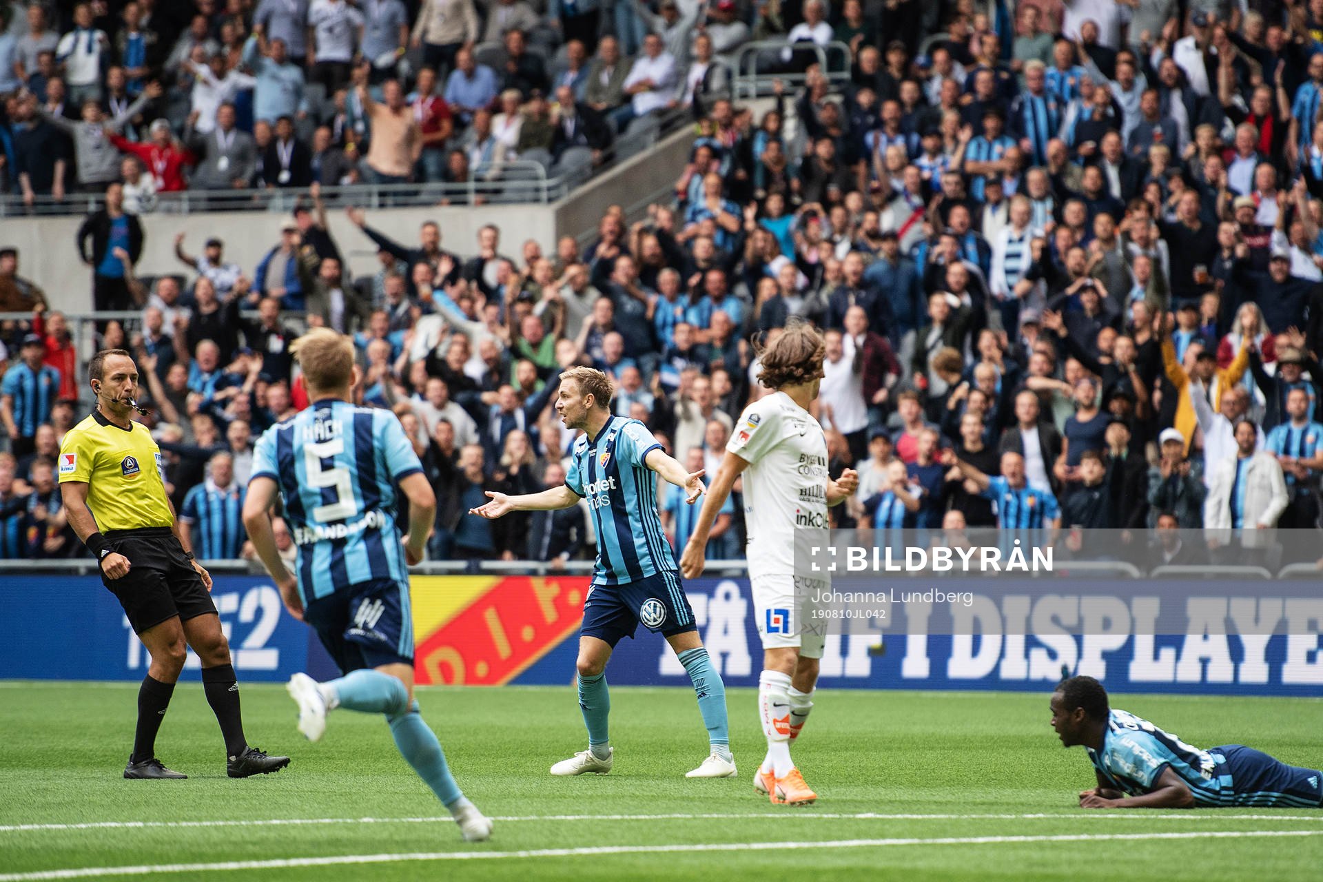 Djurgårdens Jonathan Ring reagerar mot domare Kaspar