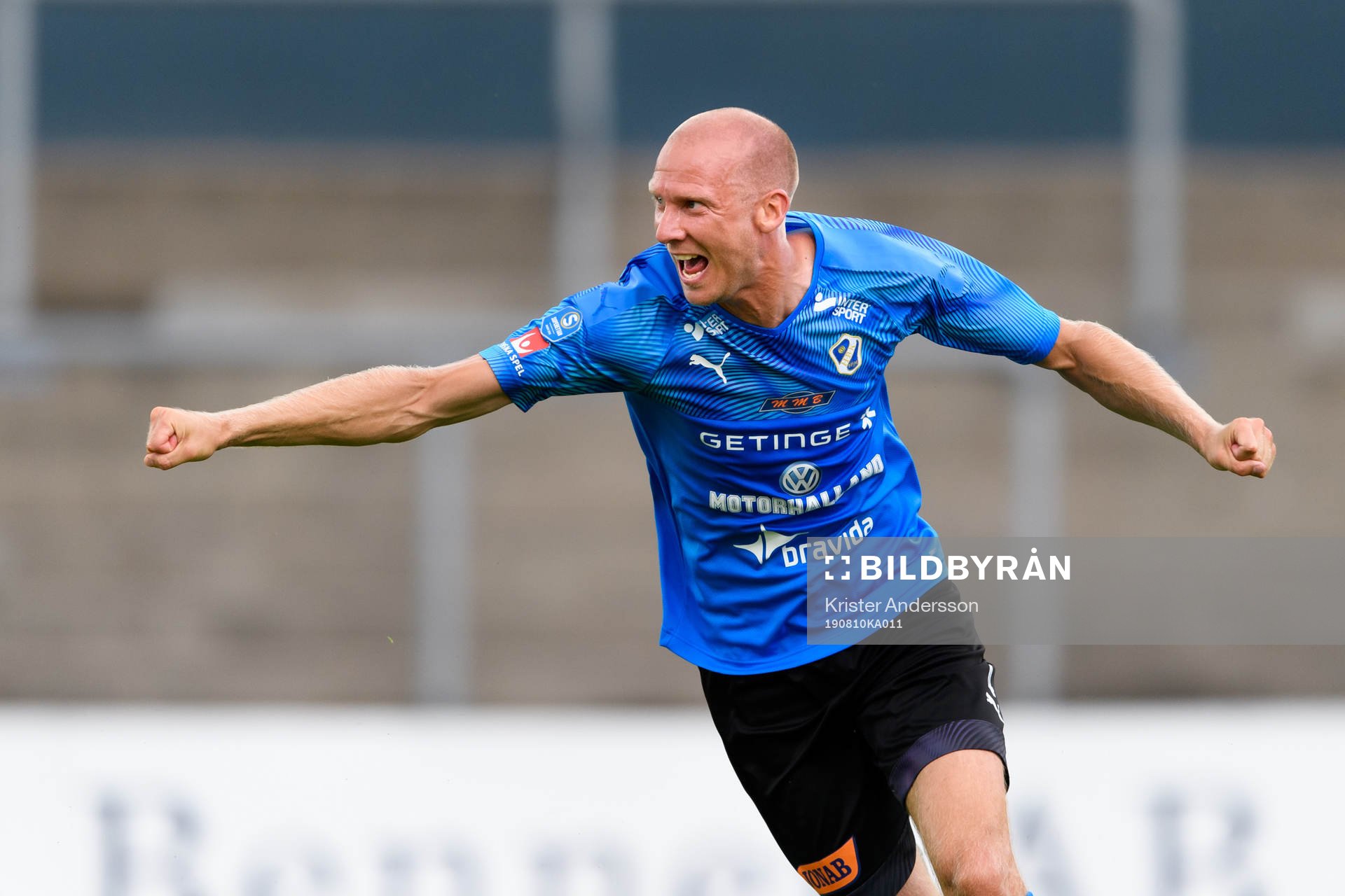 Halmstads Andreas Johansson jublar efter att han gjort 2-0 under fotbollsmatchen i Superettan mellan Halmstad och Dalkurd den 10 augusti 2019 i Halmstad.