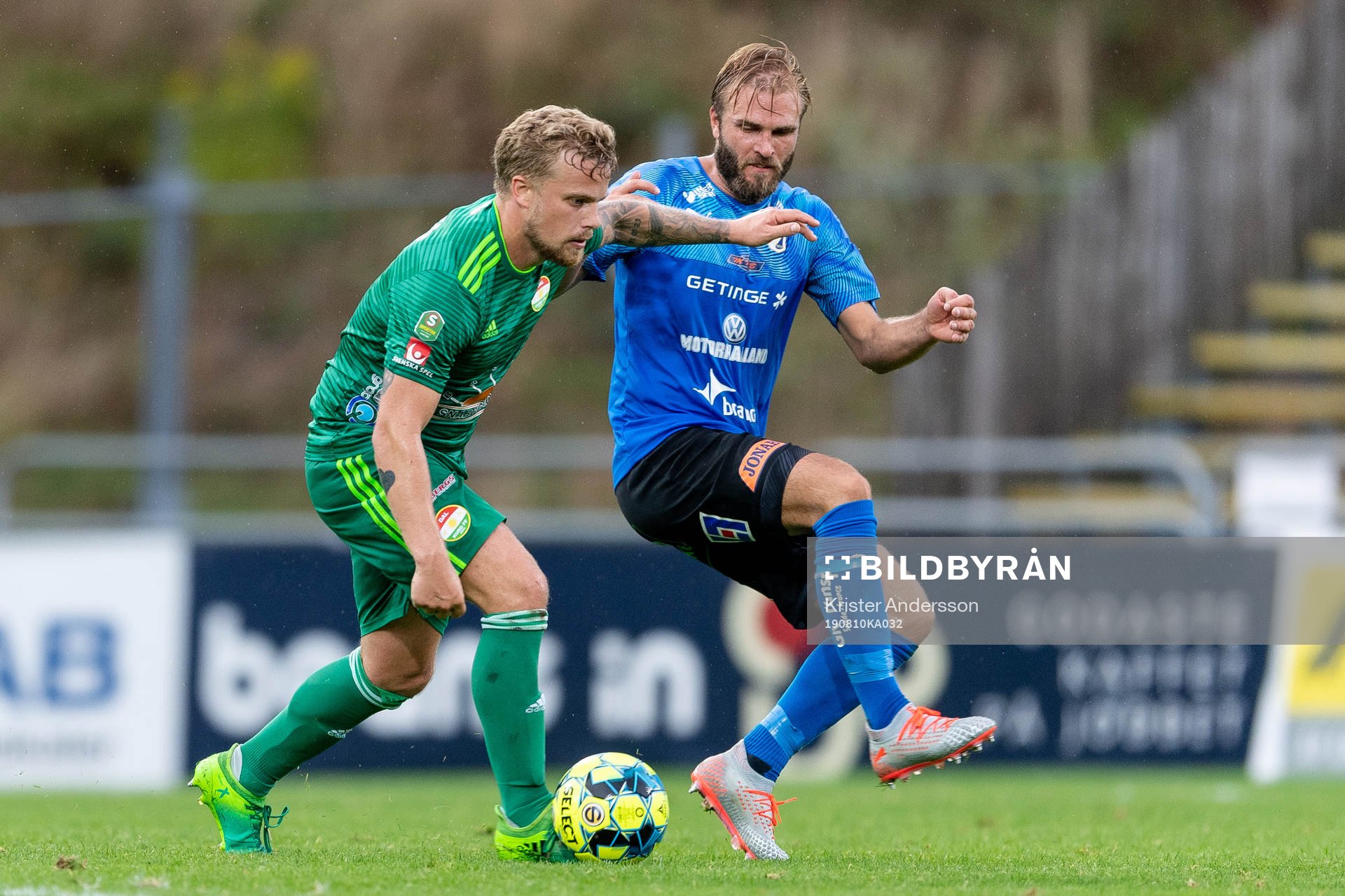 Dalkurds Emil Berger och Halmstads Jesper Westerberg