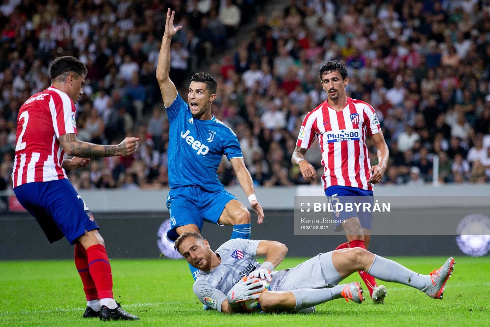 Cristiano Ronaldo of Juventus and goalkeeper Jan Oblak of