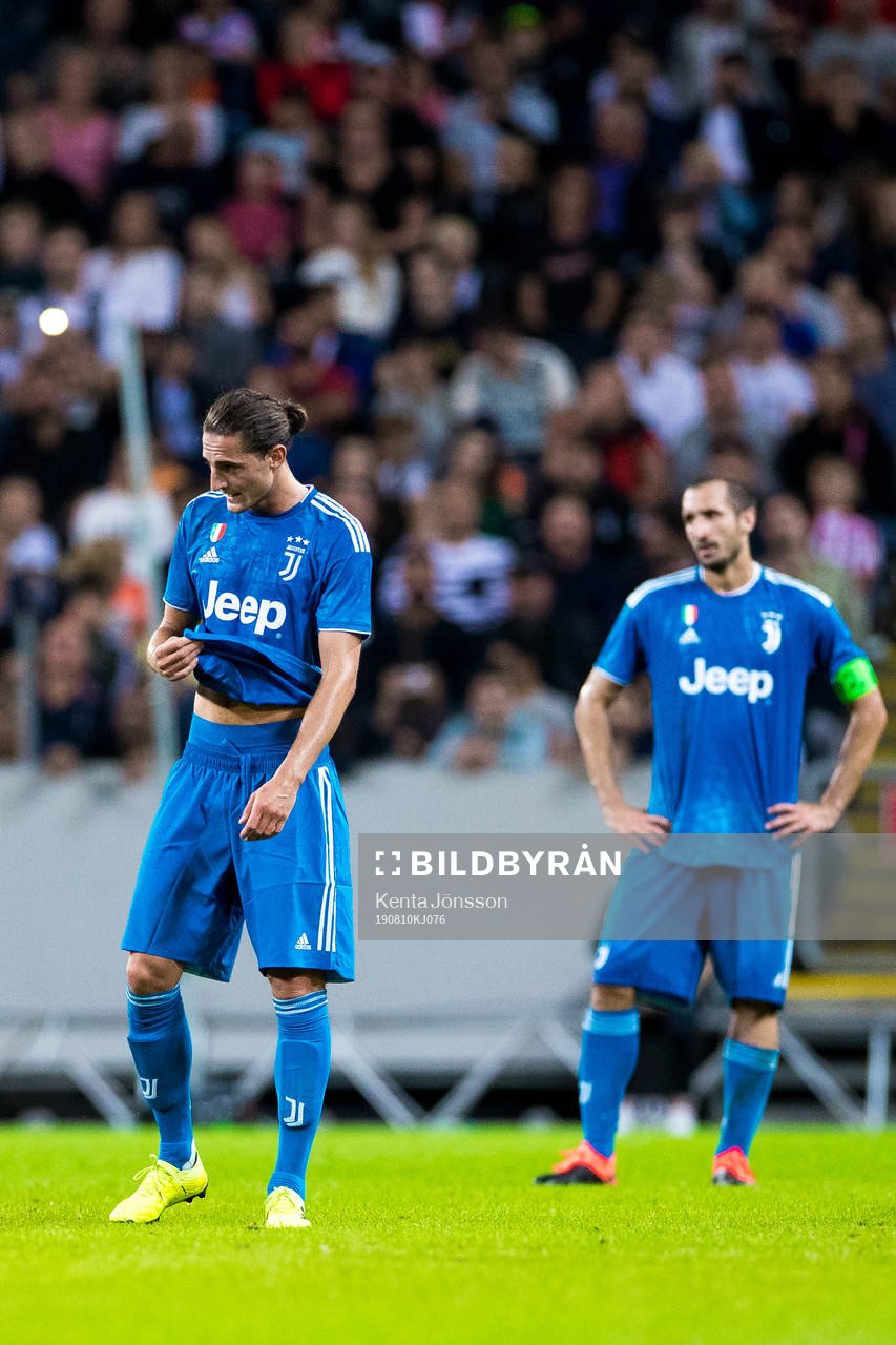 Adrien Rabiot of Juventus looks dejected