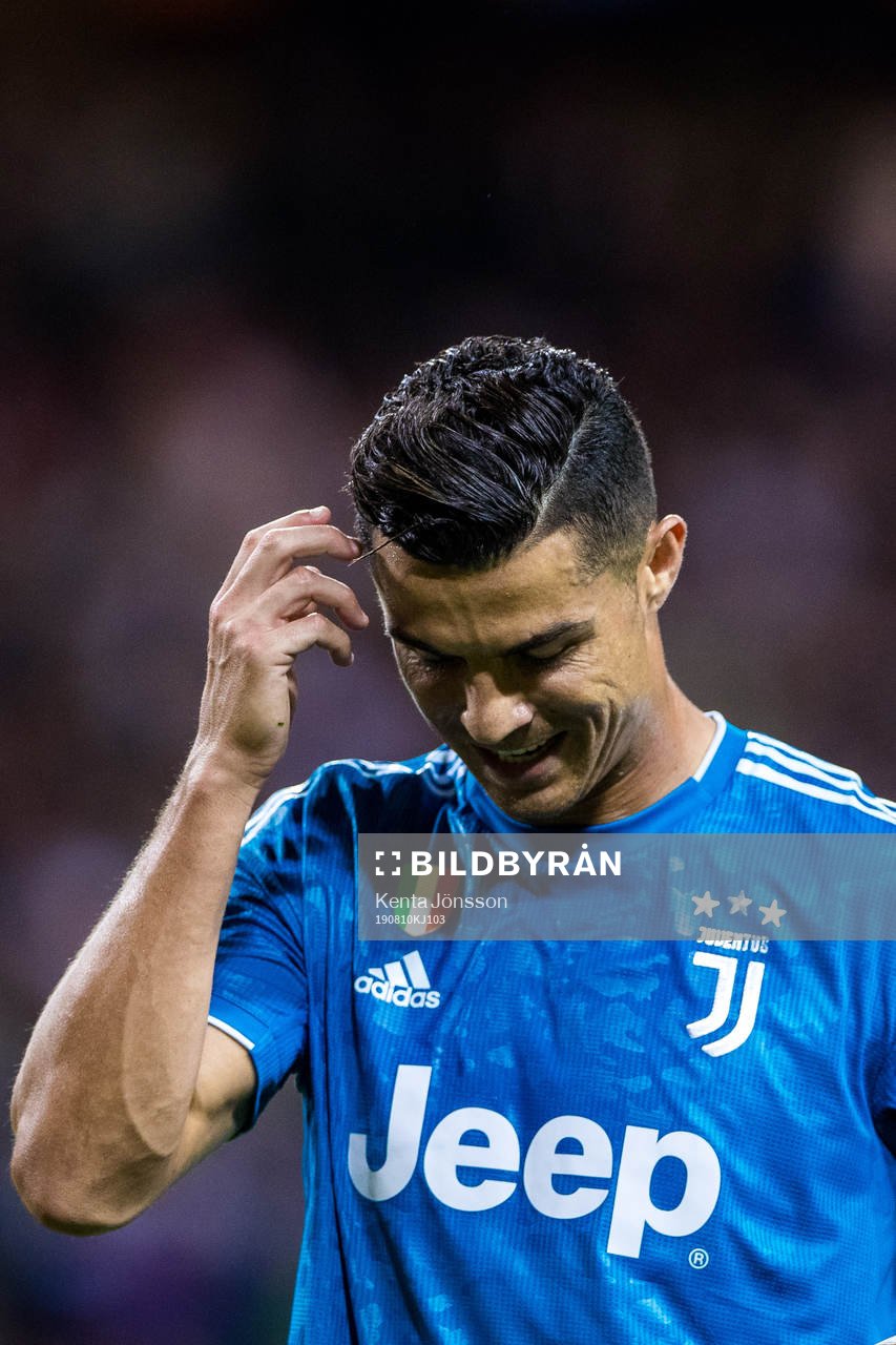 Cristiano Ronaldo of Juventus looks dejected