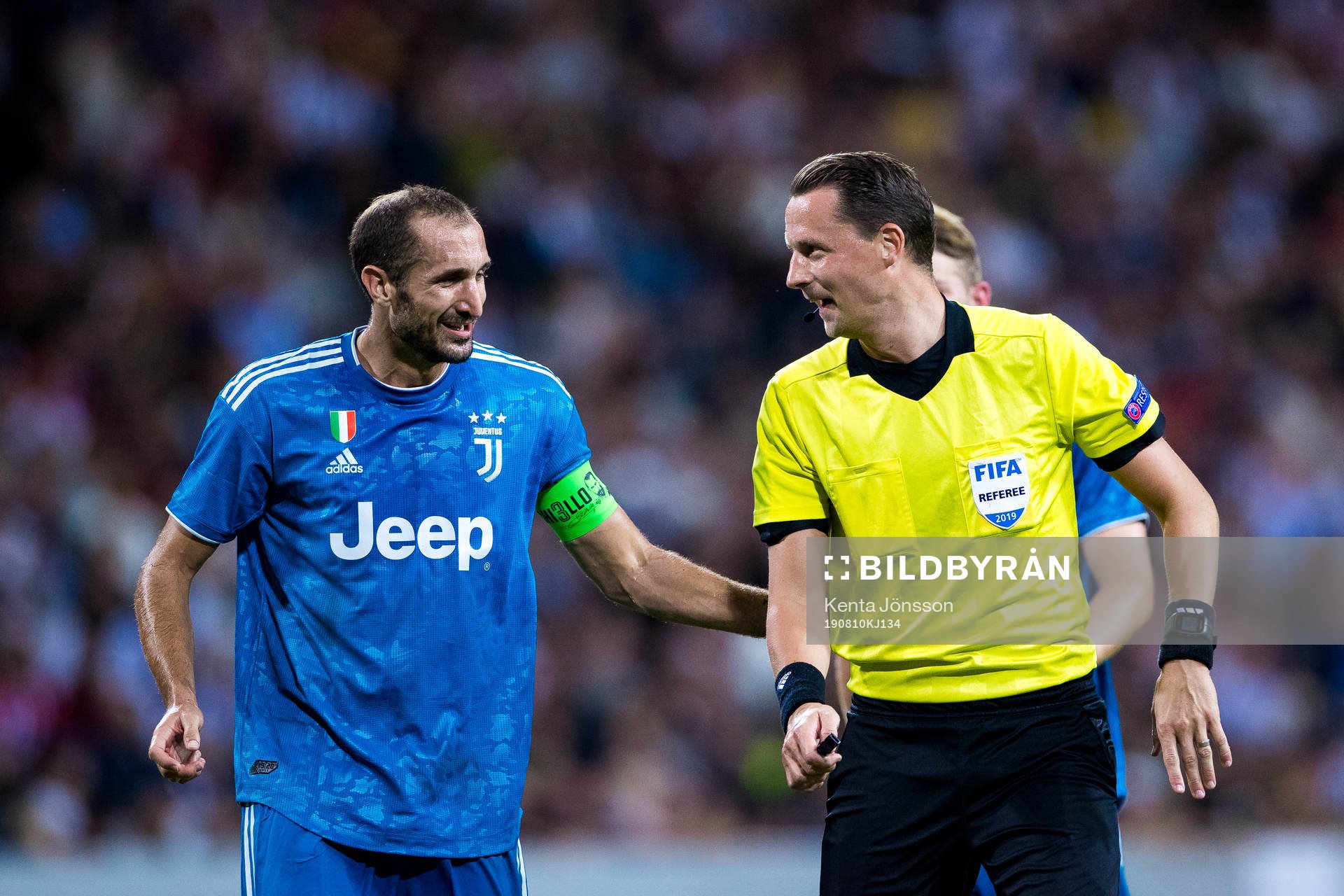 Giorgio Chiellini of Juventus and referee Andreas Ekberg