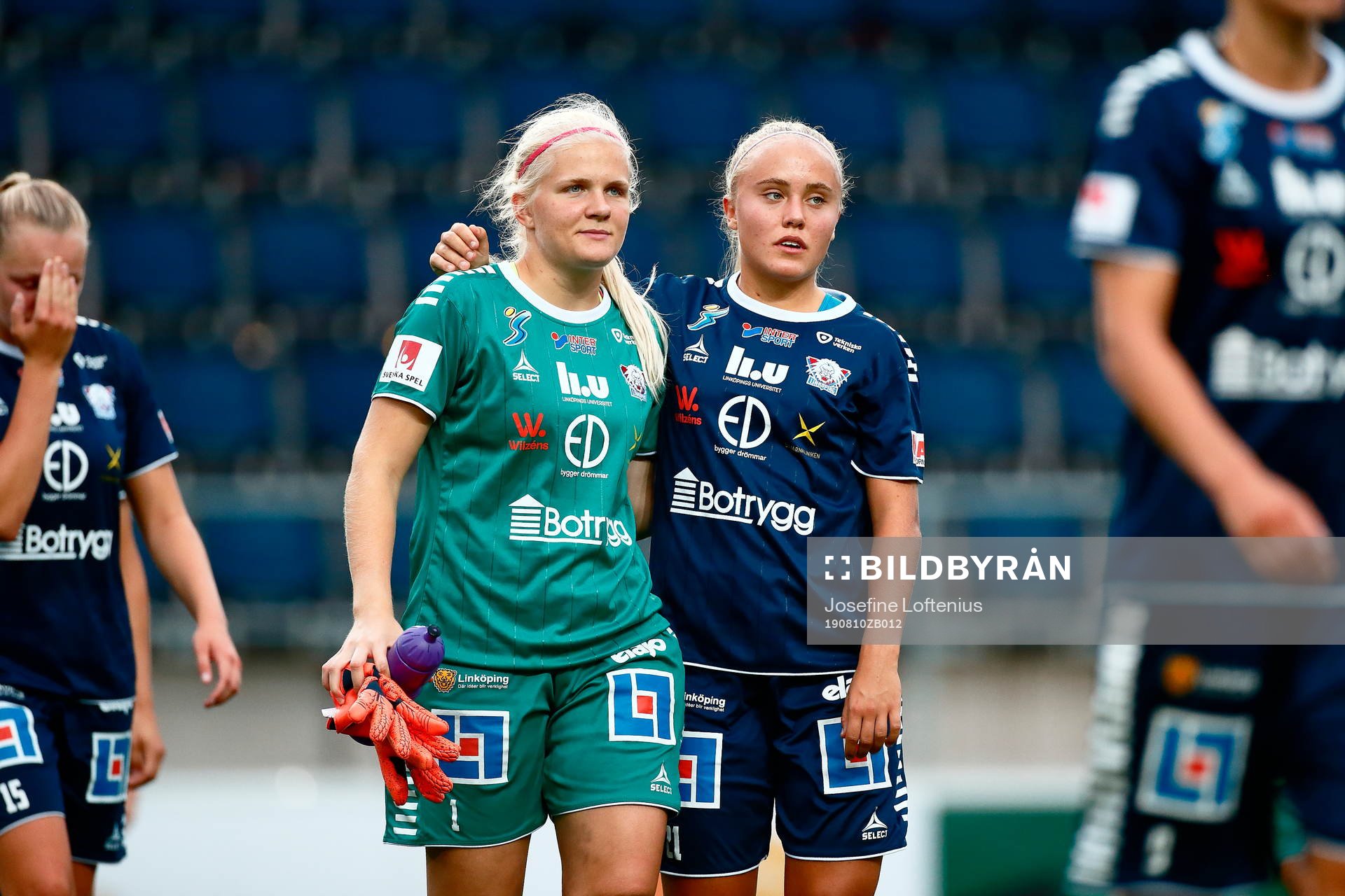 Linköpings målvakt Emma Holmgren och Alva Selerud