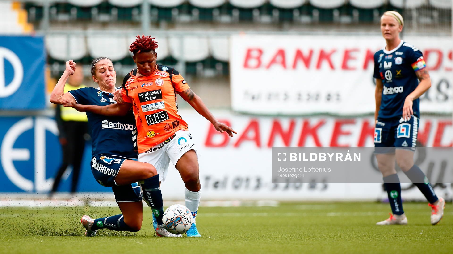 Linköpings Anna Oscarsson och Kristianstads Rita Chikwelu