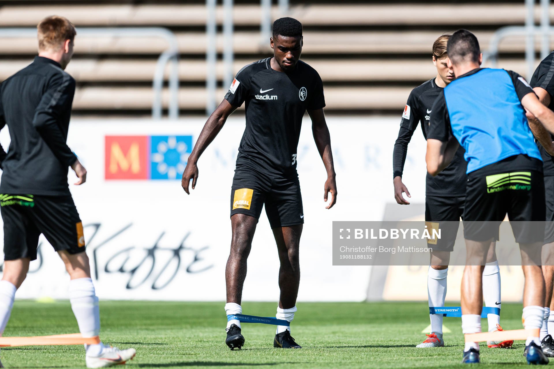 Landskronas Patrick Nwadike under uppvärmningen inför fotbollsmatchen i Division 1 södra mellan Landskrona och Ljungskile den 11 augusti 2019 i Landskrona.