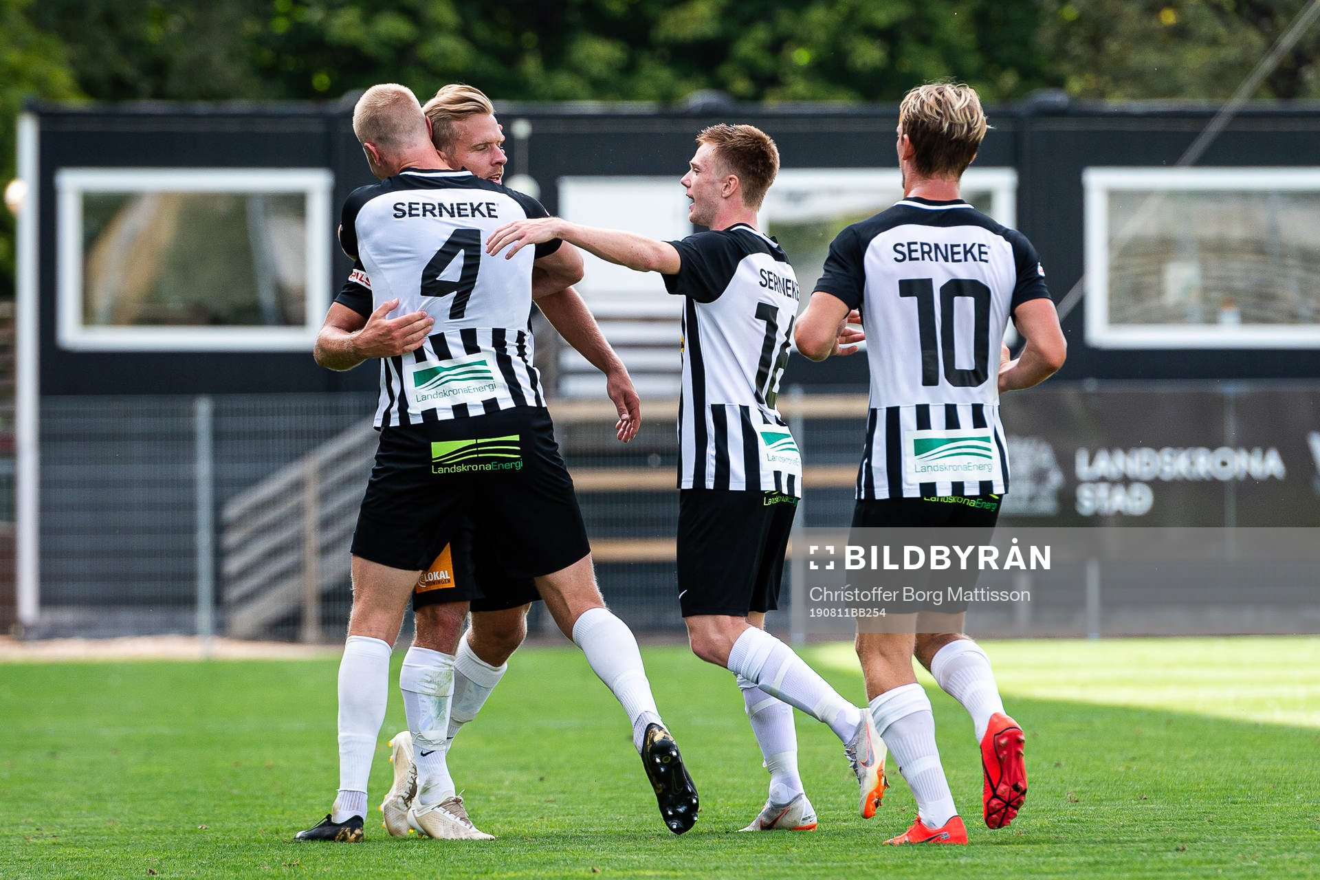 Landskronas Viktor Wihlstrand, Linus R Olsson, Dennis Olofsson och Robin Hofsö jublar efter 1-0 under fotbollsmatchen i Division 1 södra mellan Landskrona och Ljungskile den 11 augusti 2019 i Landskrona.