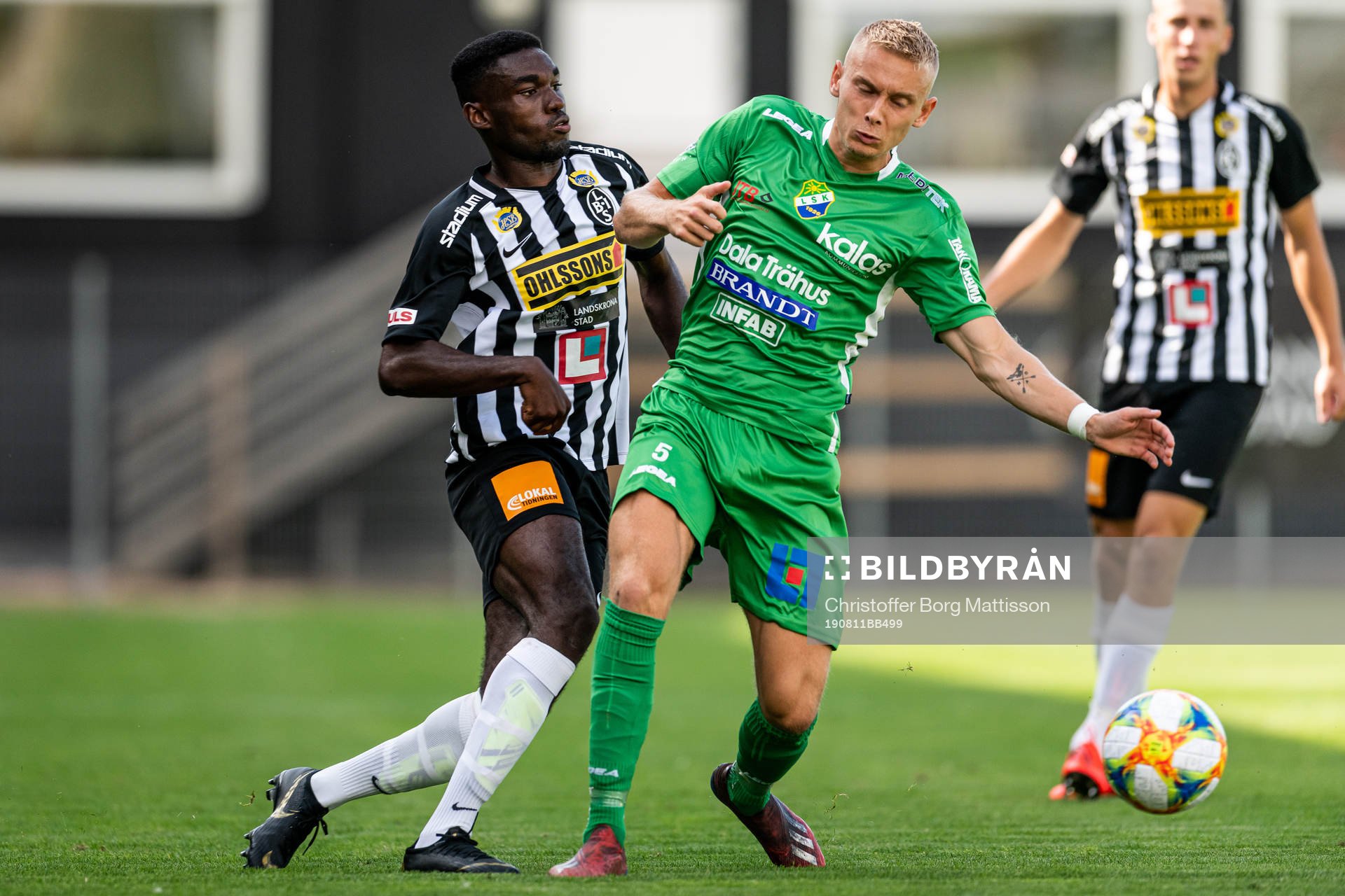 Landskronas Patrick Nwadike och Ljungskiles Johan Brannefalk
