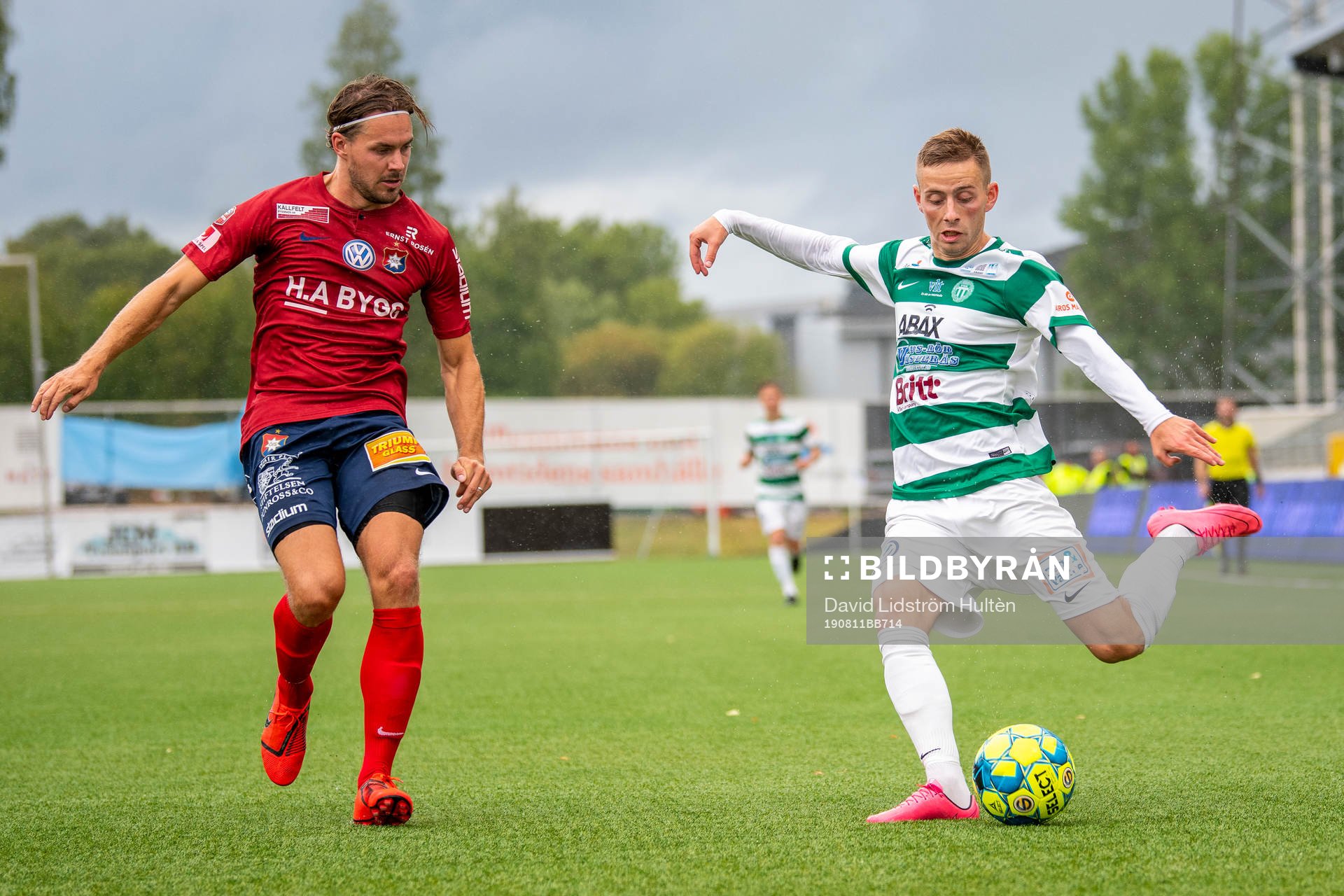 Västerås Petar Petrovic och Örgrytes Danny Ervik