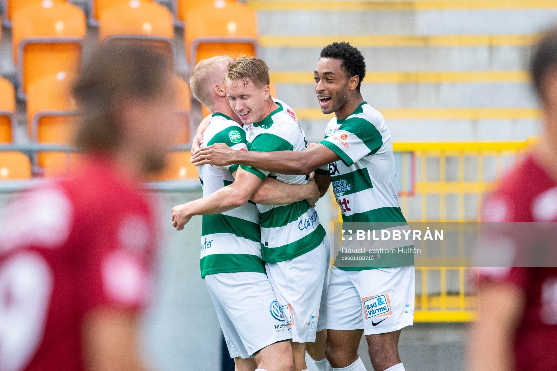 Västerås Brian Span och Emil Skogh jublar