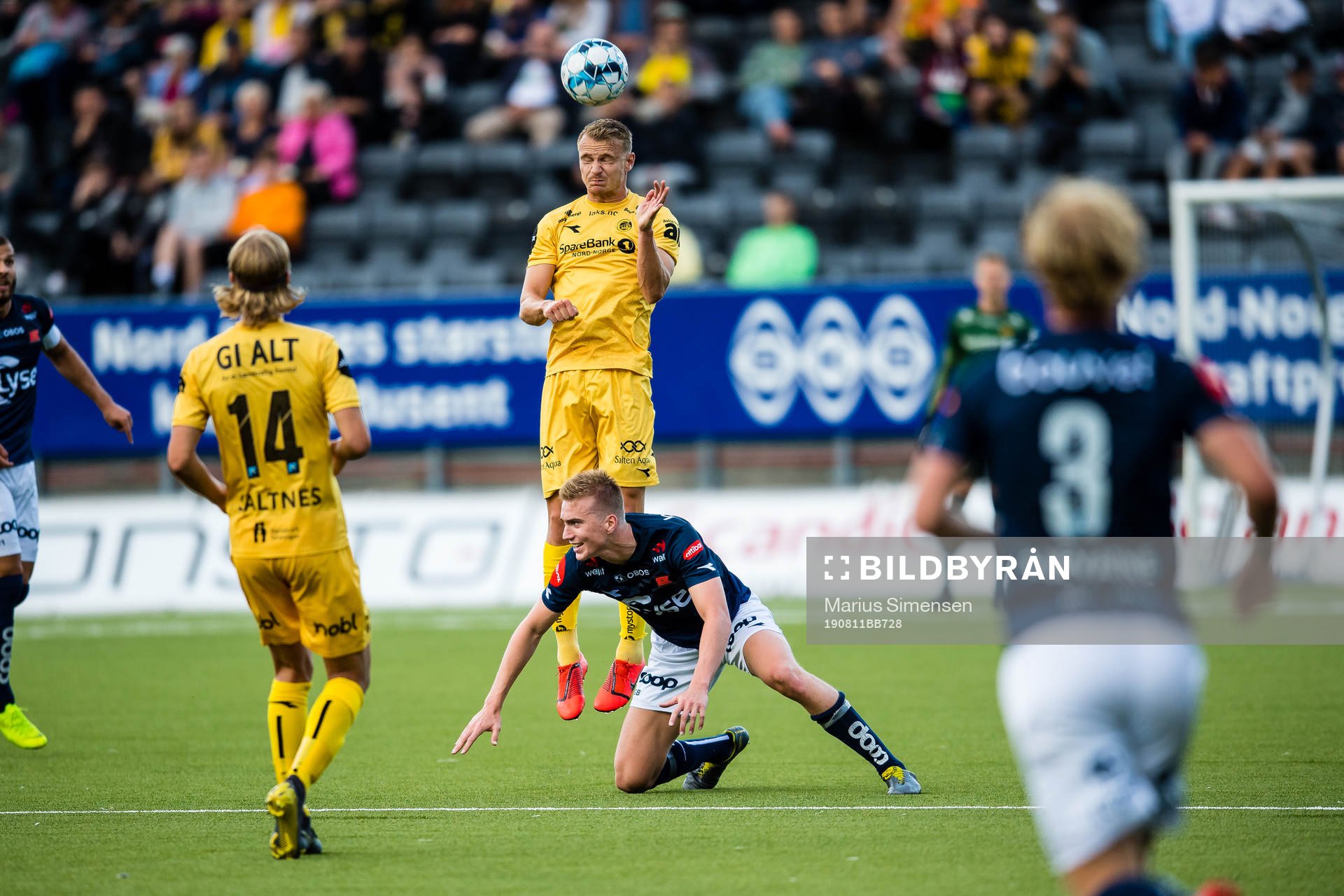 Marius Lode of Bodø/Glimt and Kristian Thorstvedt of Viking