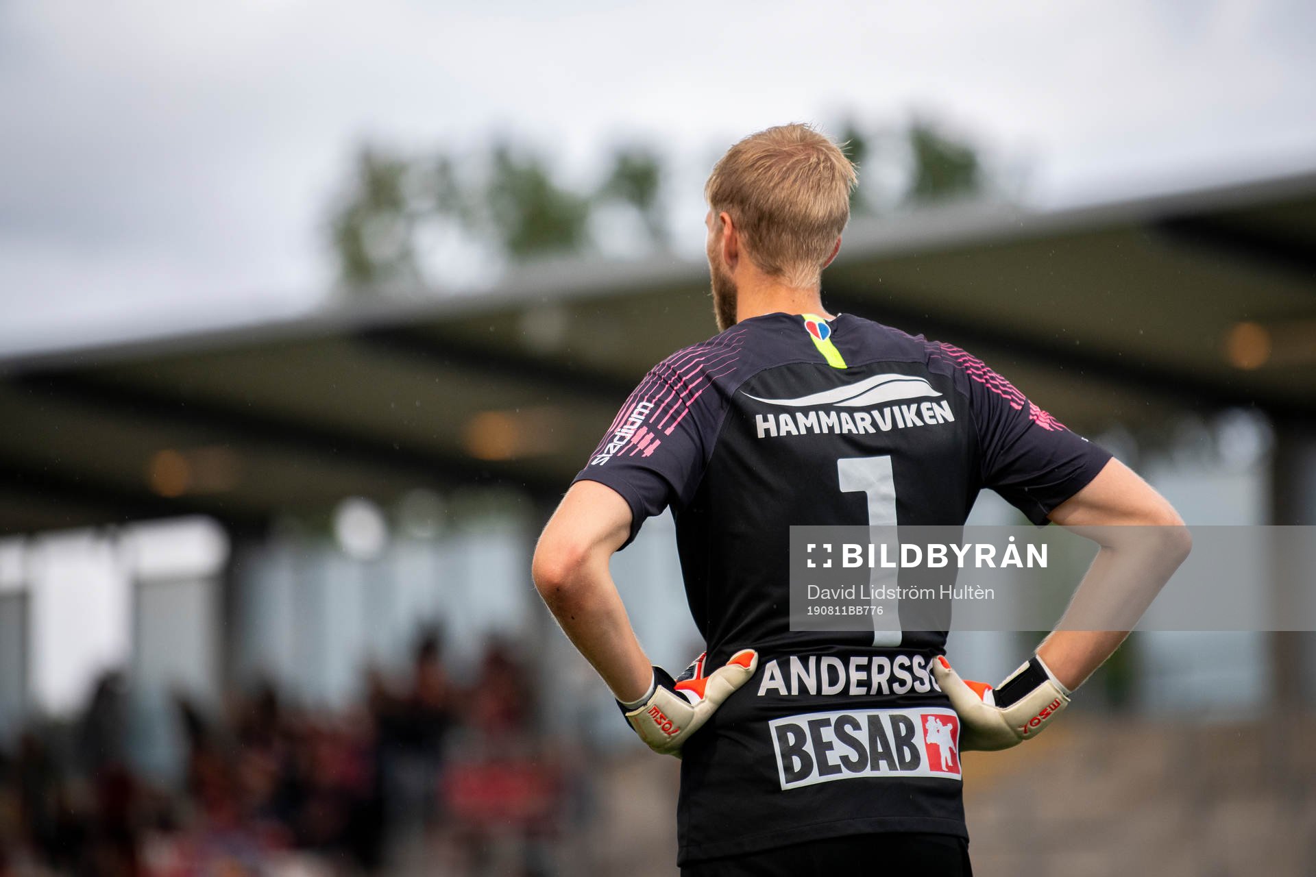 Örgrytes målvakt Fredrik Andersson deppar