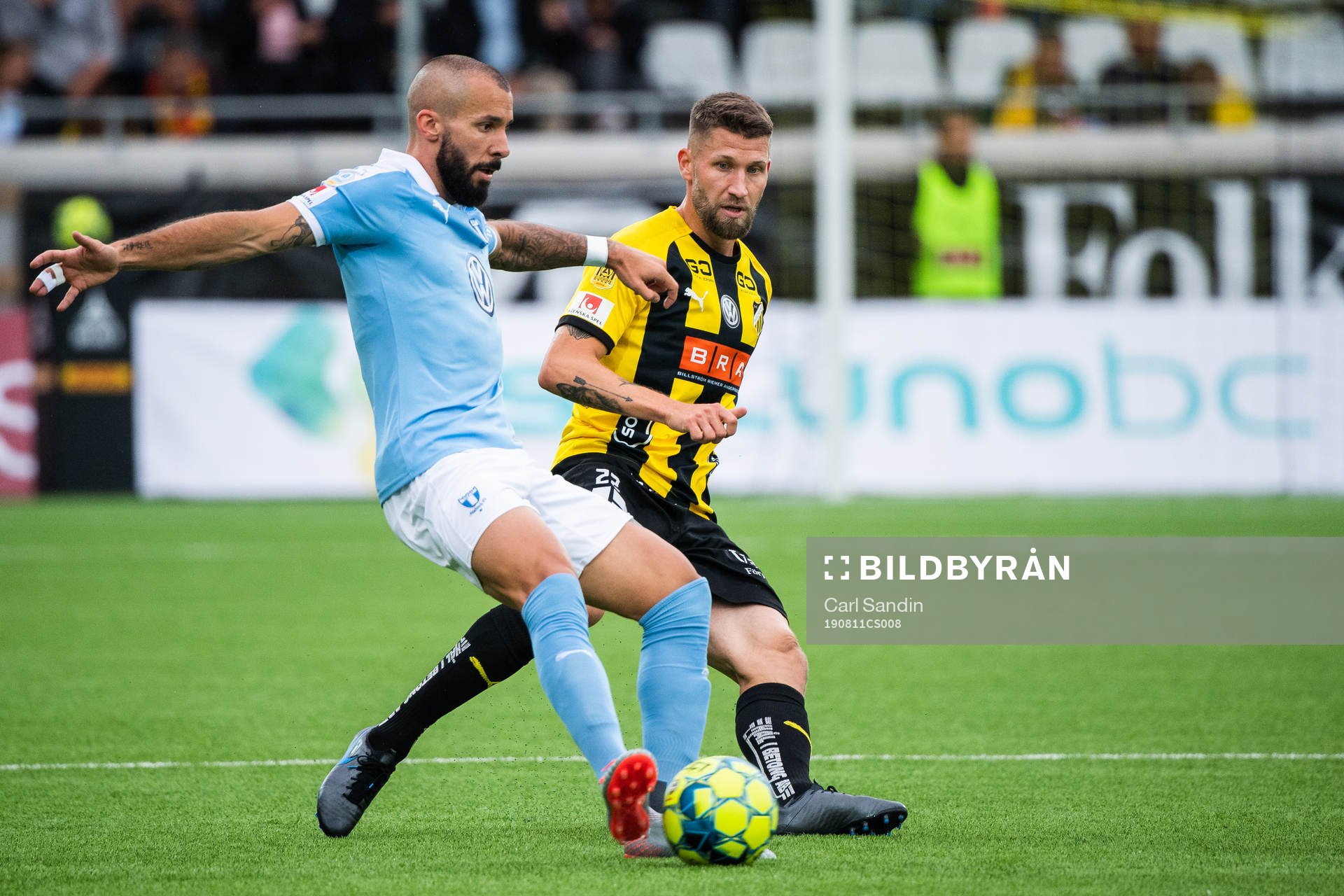 Malmö FFs Guillermo Molins och Häckens Joona Toivio i