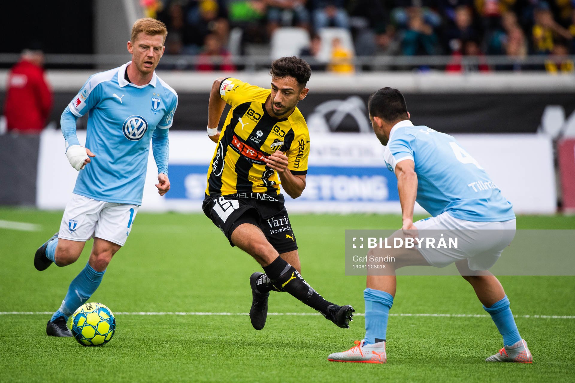Malmö FFs Anders Christiansen och Behrang Safari i kamp om
