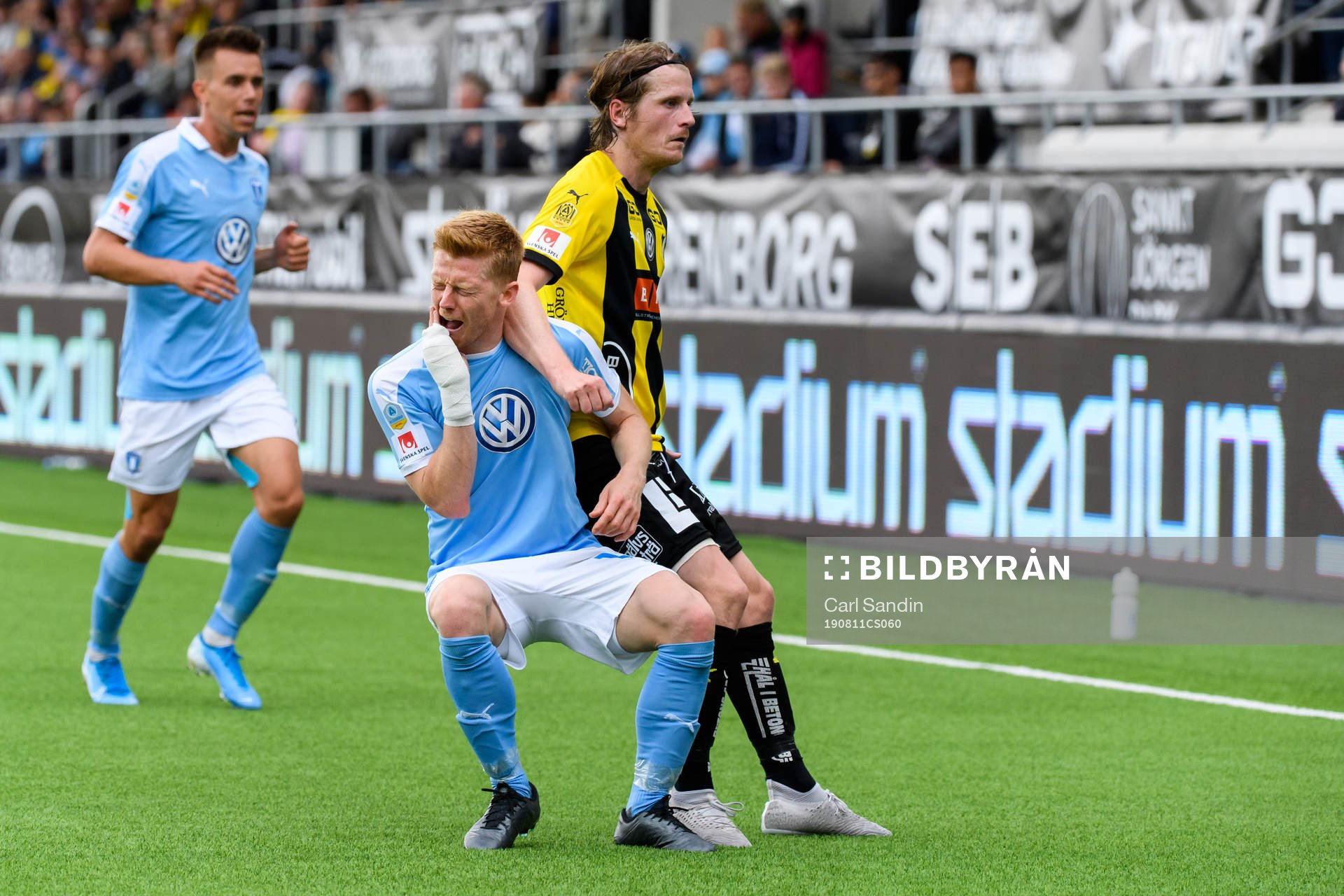 Malmö FFs Anders Christiansen i närkamp med Häckens Erik Friberg under fotbollsmatchen i Allsvenskan mellan Häcken och Malmö FF den 11 augusti 2019 i Göteborg.