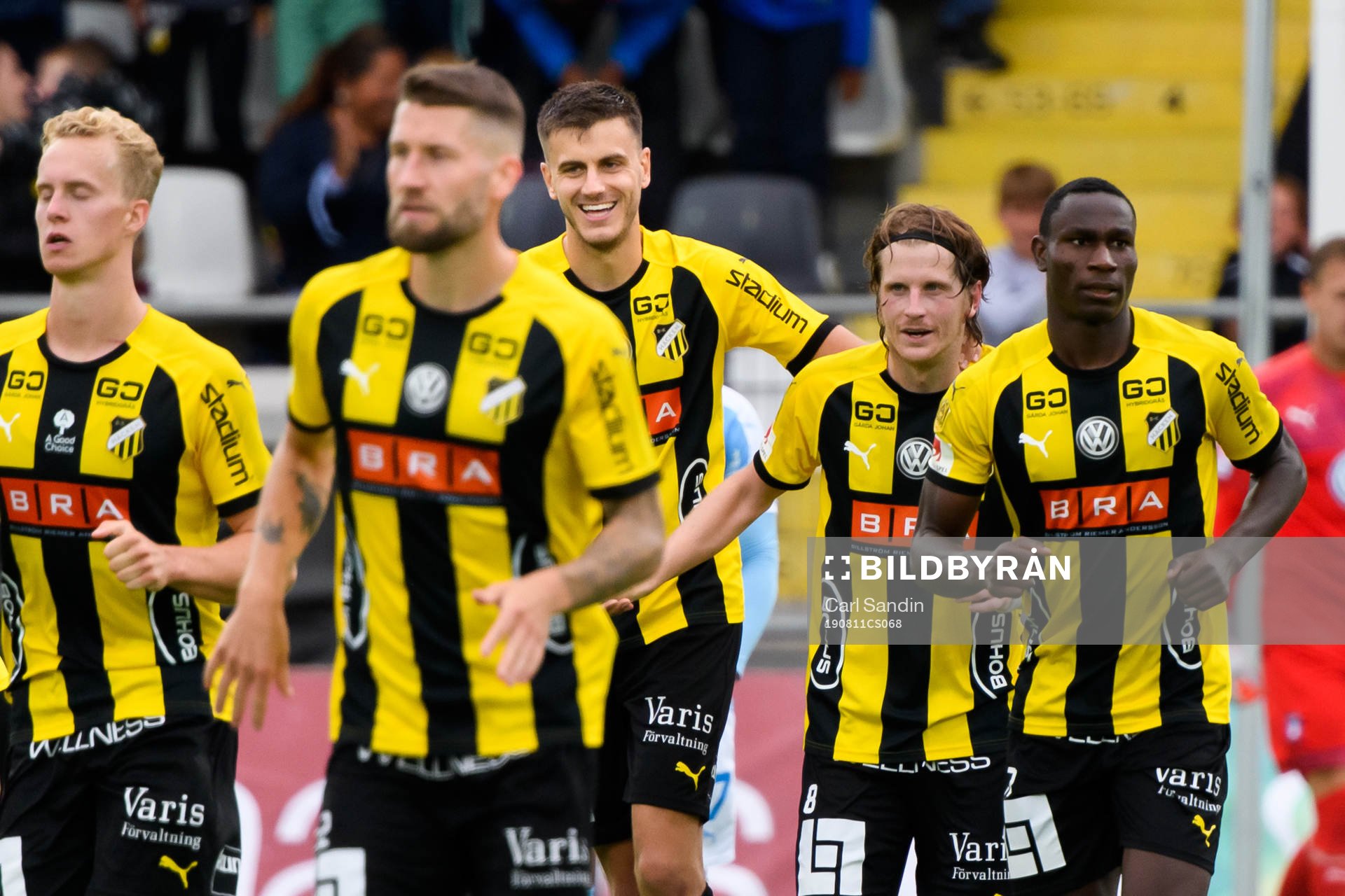 Häckens Alexander Jeremejeff och Erik Friberg jublar