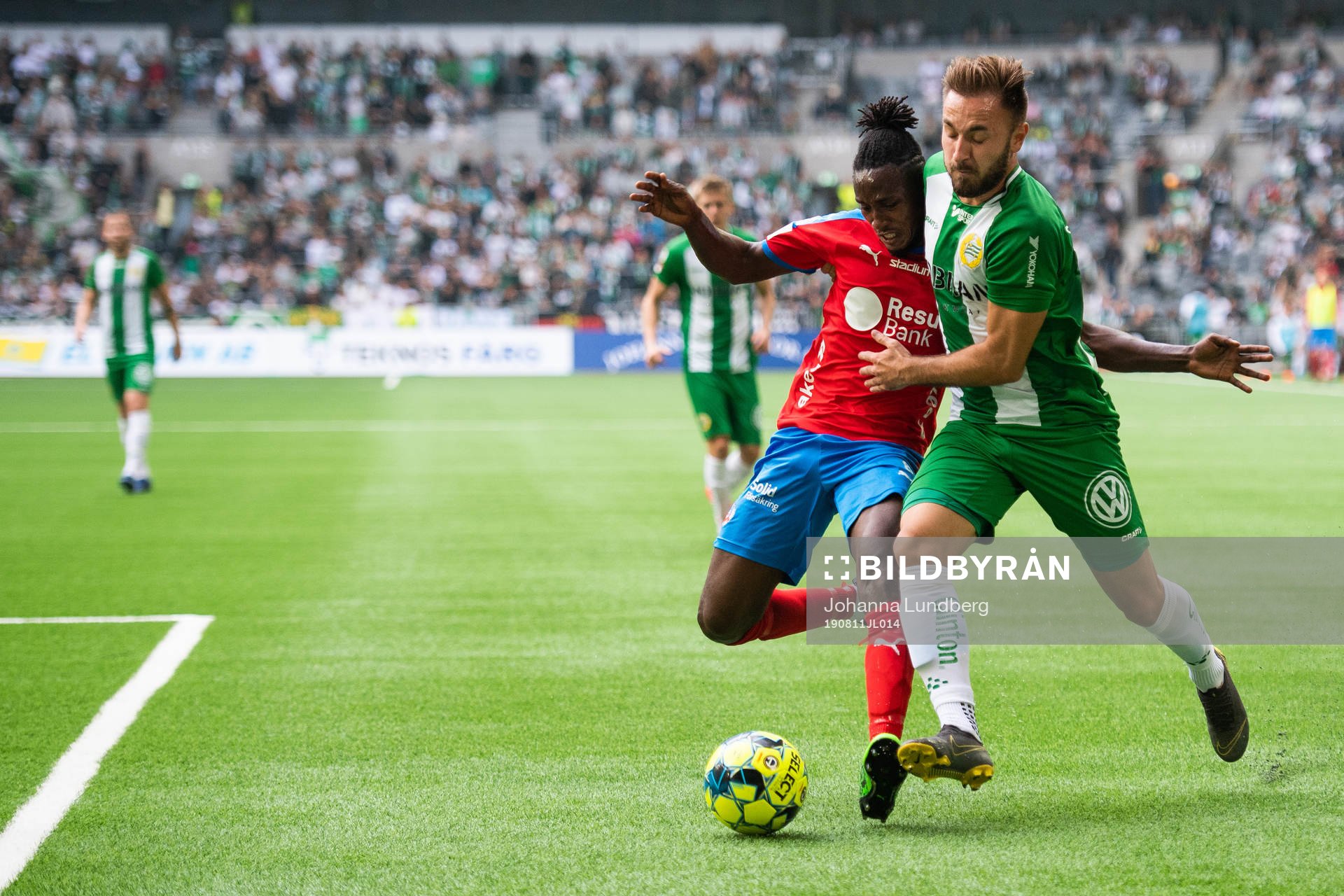 Helsingborgs Mamudu Moro och Hammarbys Muamer Tankovic i