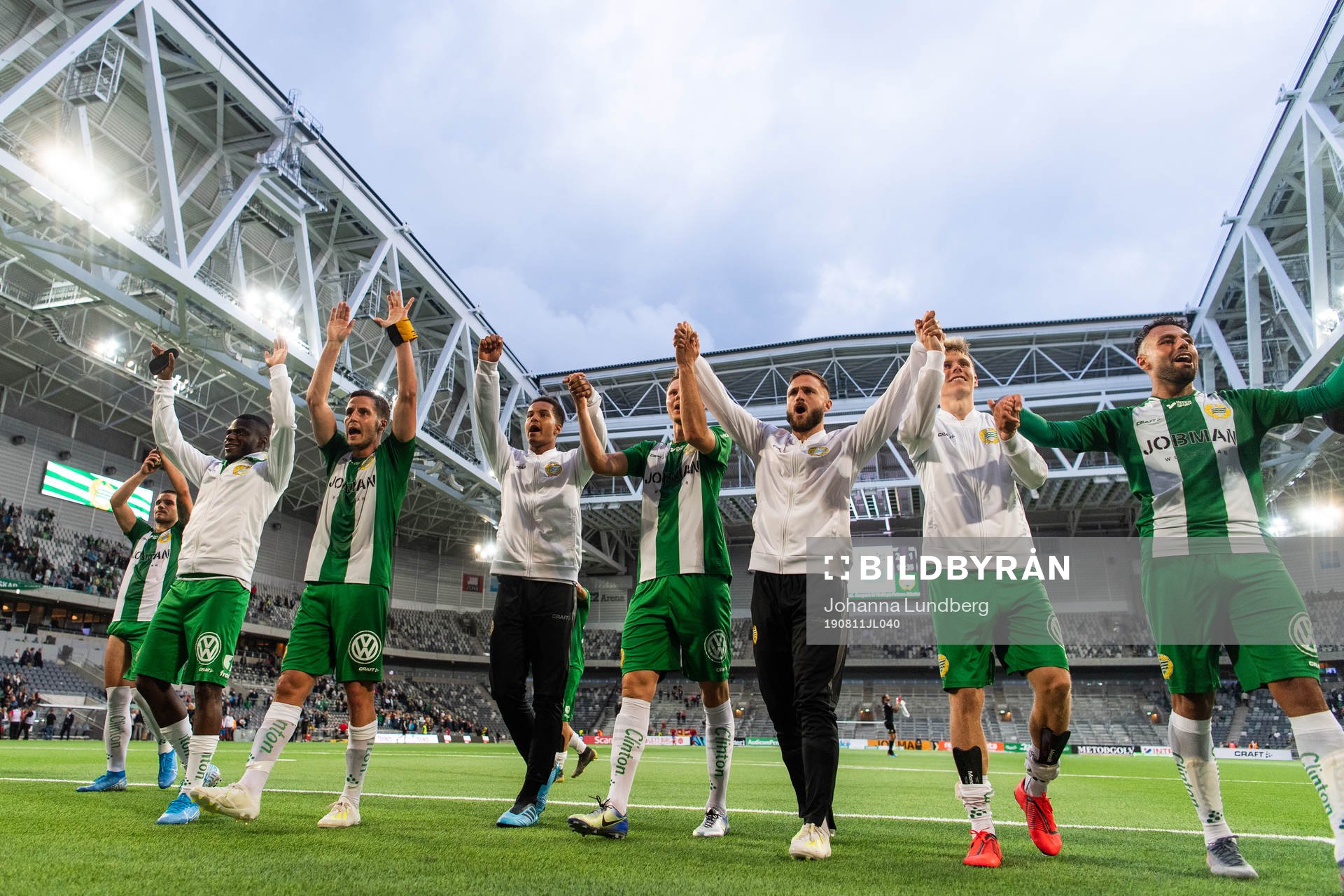 Hammarbys spelare jublar
