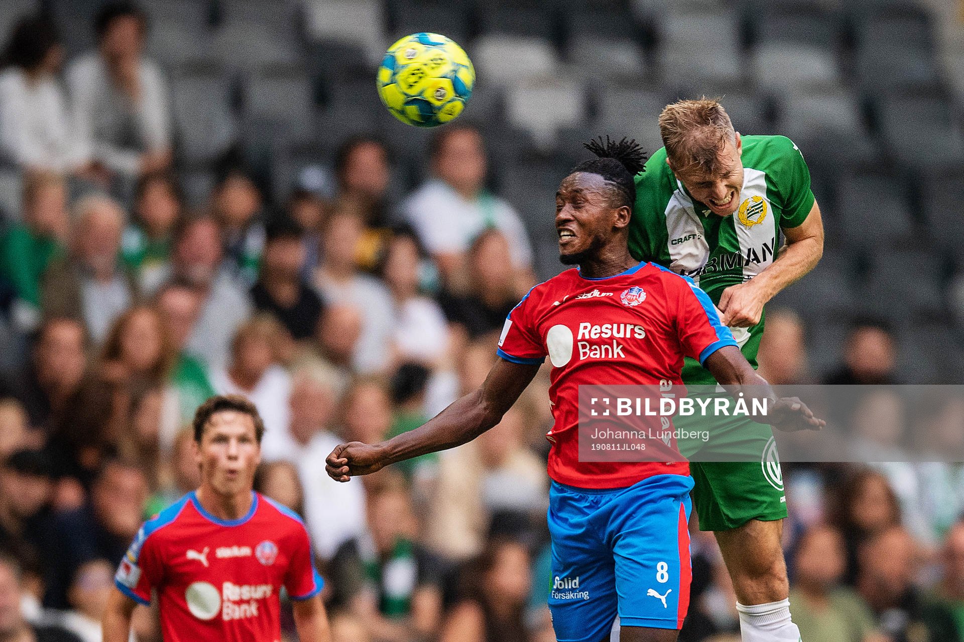 Helsingborgs Mamudu Moro och Hammarbys Richard Magyar