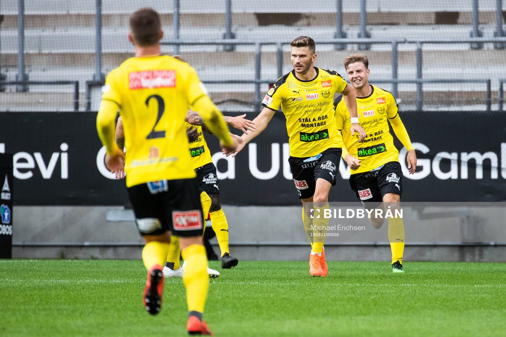 Mjällbys Erik Pärsson jublar