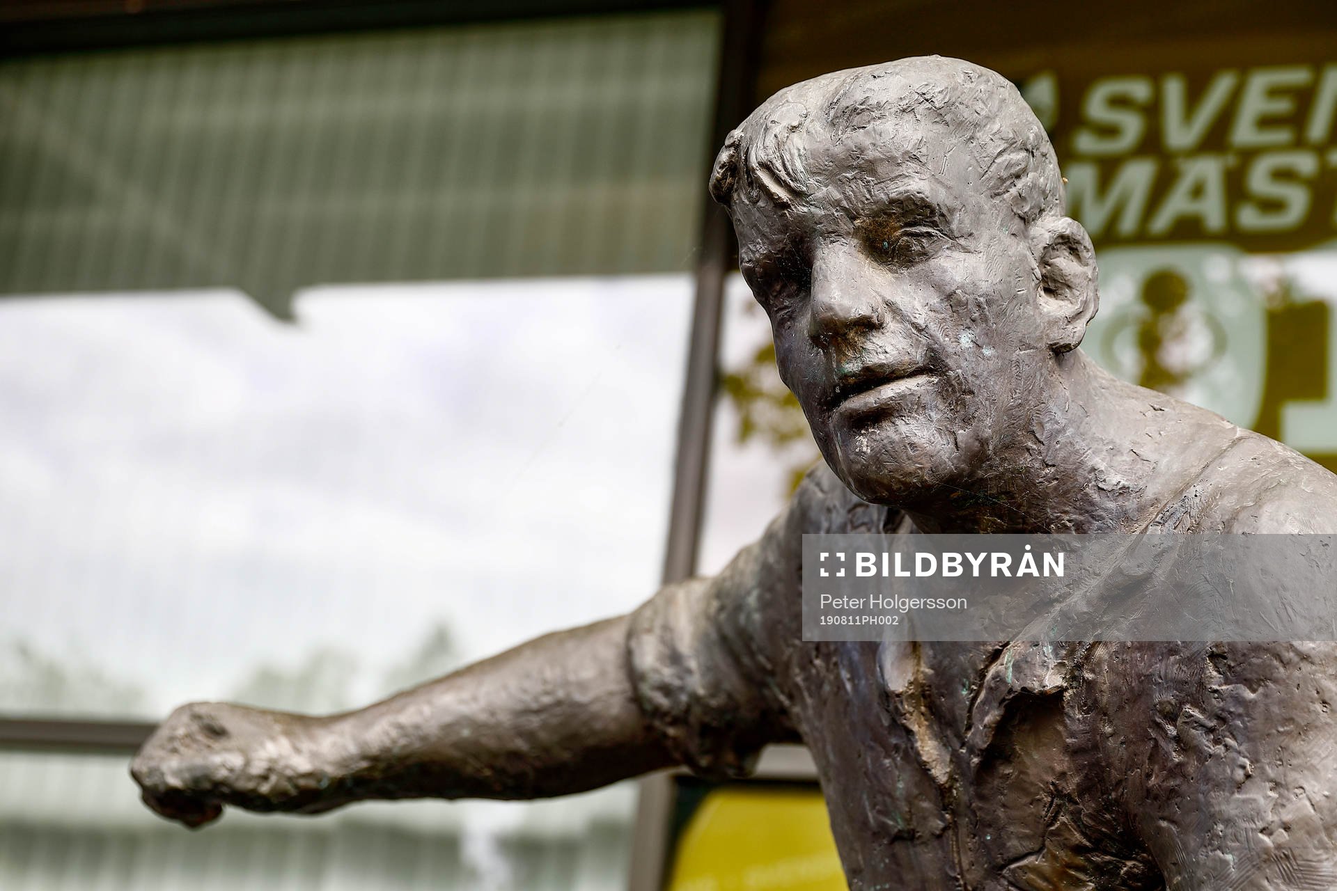 Gunnar Nordahl staty