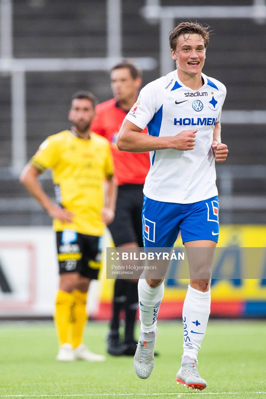 IFK Norrköpings Rasmus Lauritsen jublar