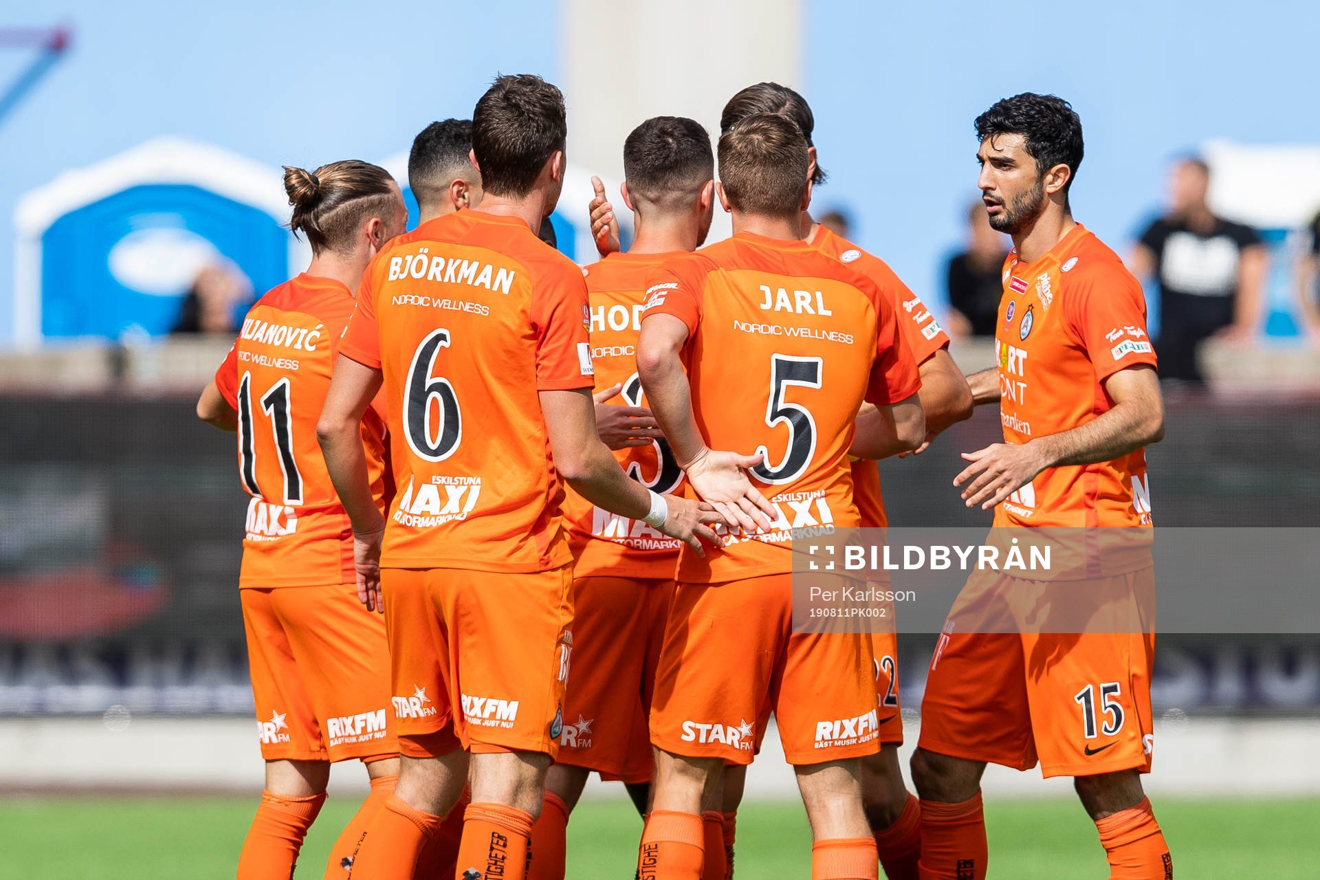 AFC Eskilstunas Kadir Hodzic jublar med lagkamrater efter att han gjort 1-0under fotbollsmatchen i Allsvenskan mellan AFC Eskilstuna och AIK den 11 augusti i Eskilstuna.