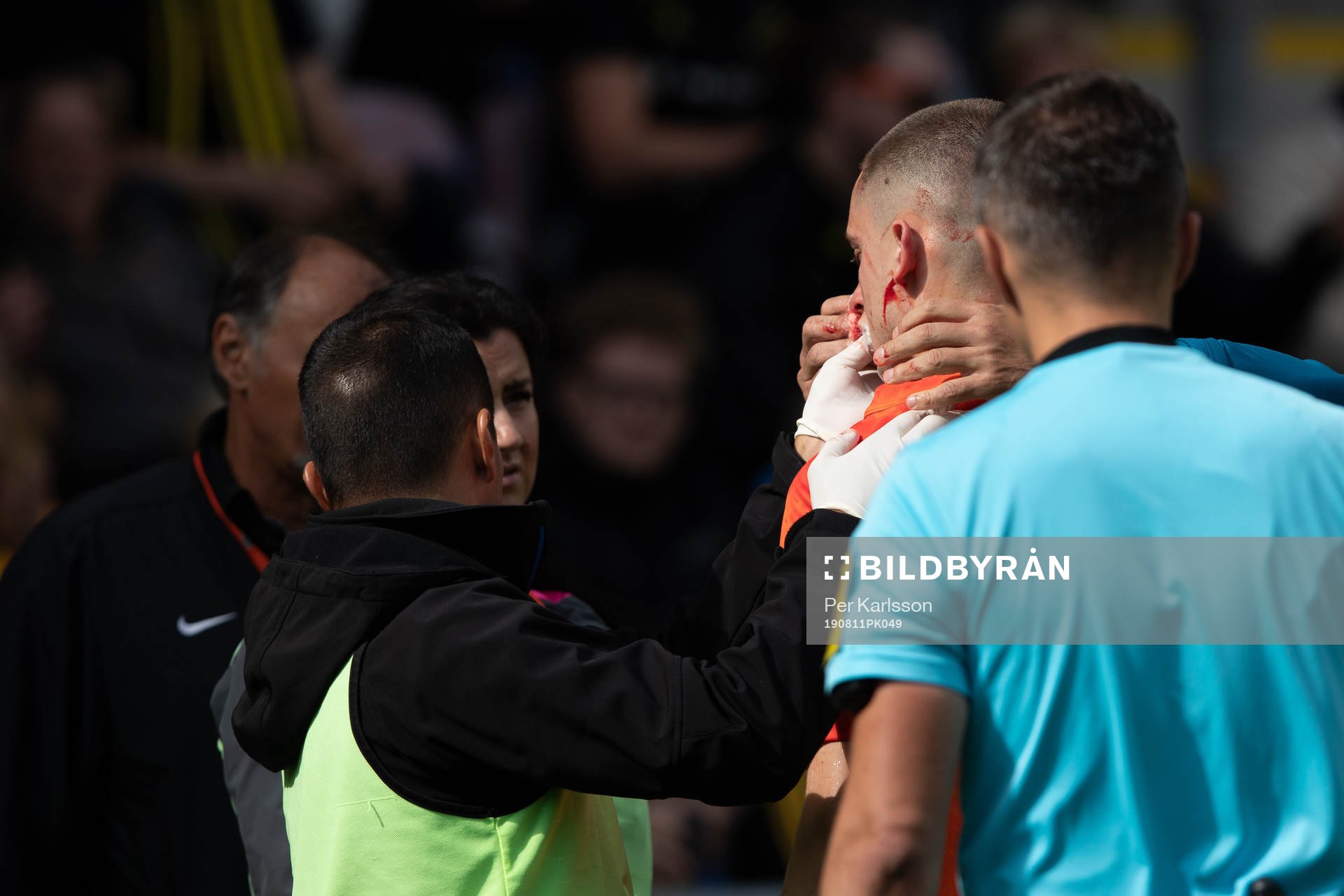 AFC Eskilstunas Adnan Catic blöder