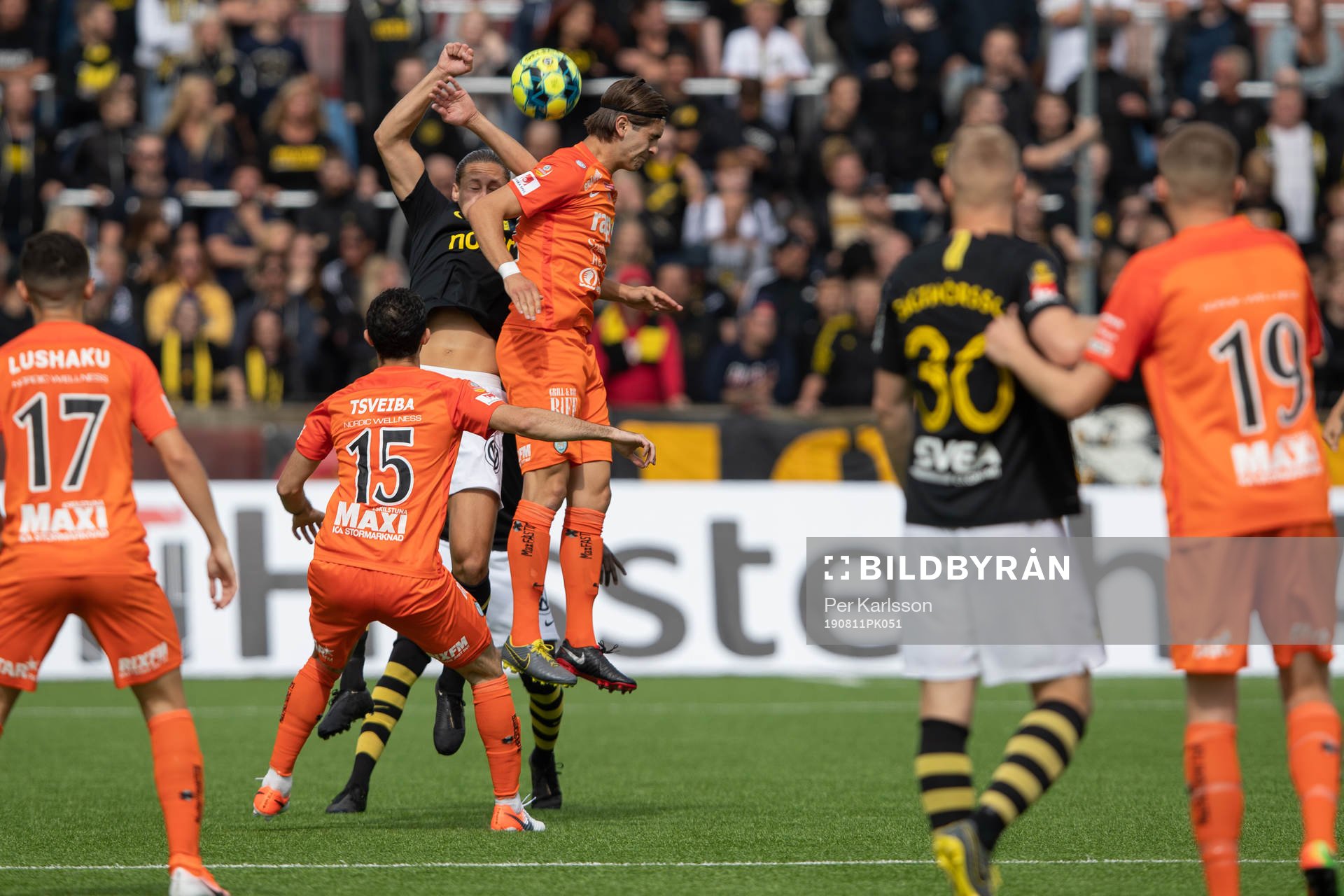 s Felix Michel och AFC Eskilstunas Adi Nalic