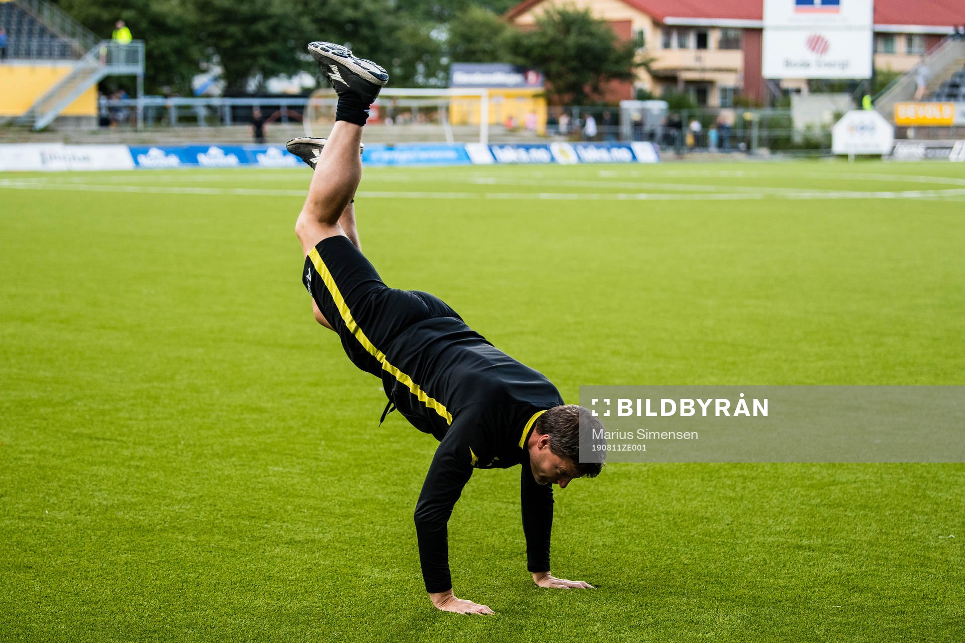 Aasmund Bjørkan, assistant coach of Bodø/Glimt, celebrates after the Eliteserien match between Bodø/Glimt and Viking on August 11, 2019 in Bodø.