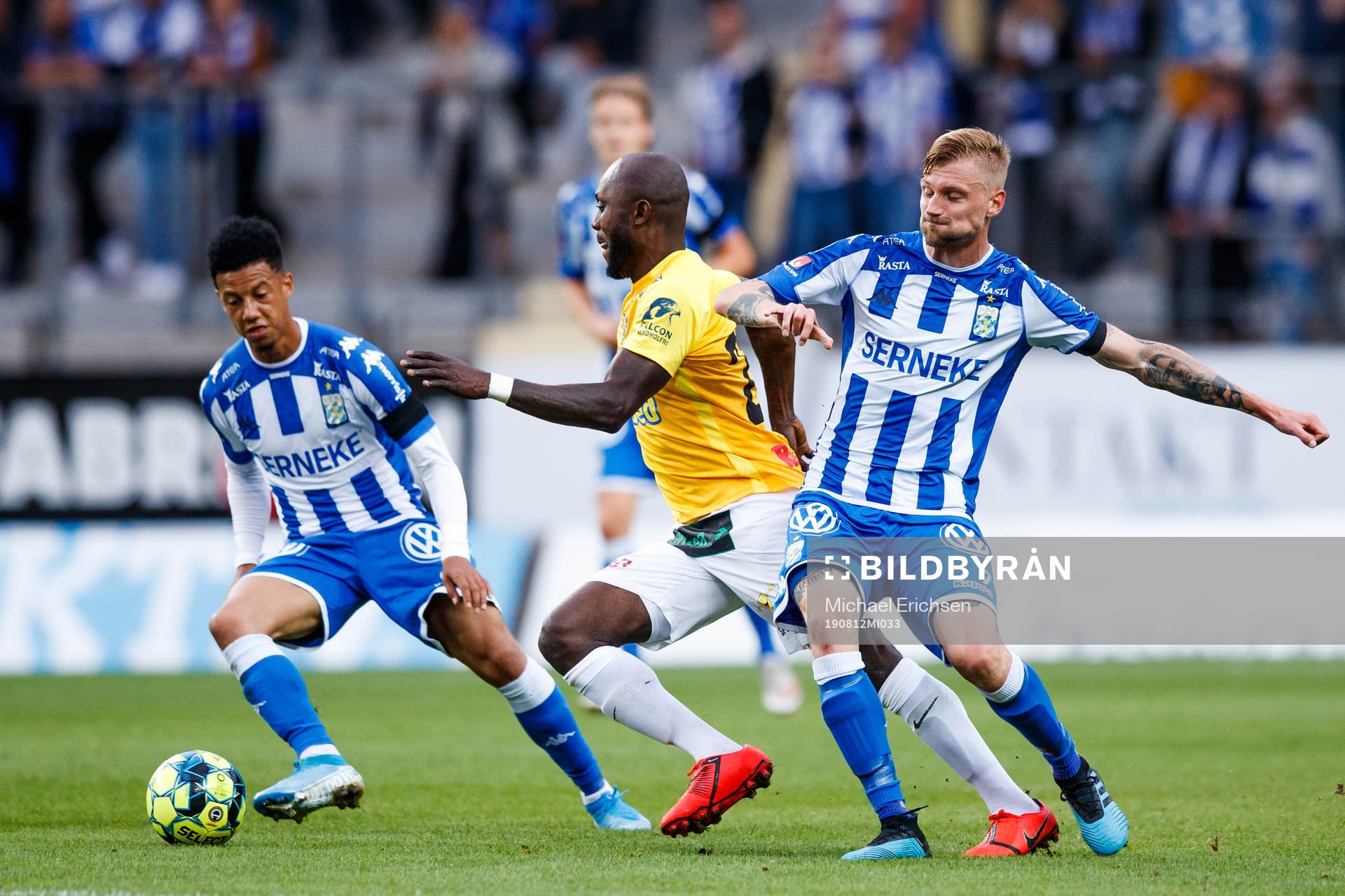 IFK Göteborgs Tobias Sana och Sebastian Eriksson ien kamp