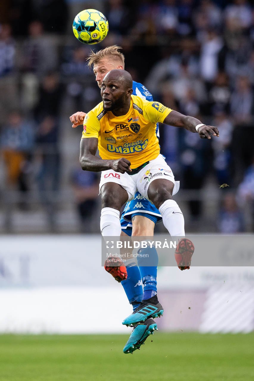 IFK Göteborgs Sebastian Eriksson och Falkenbergs John