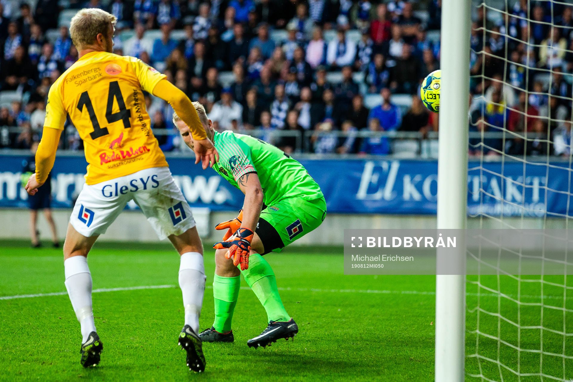 IFK Göteborgs Robin Söder, ej i bild, gör 1-1 bakom