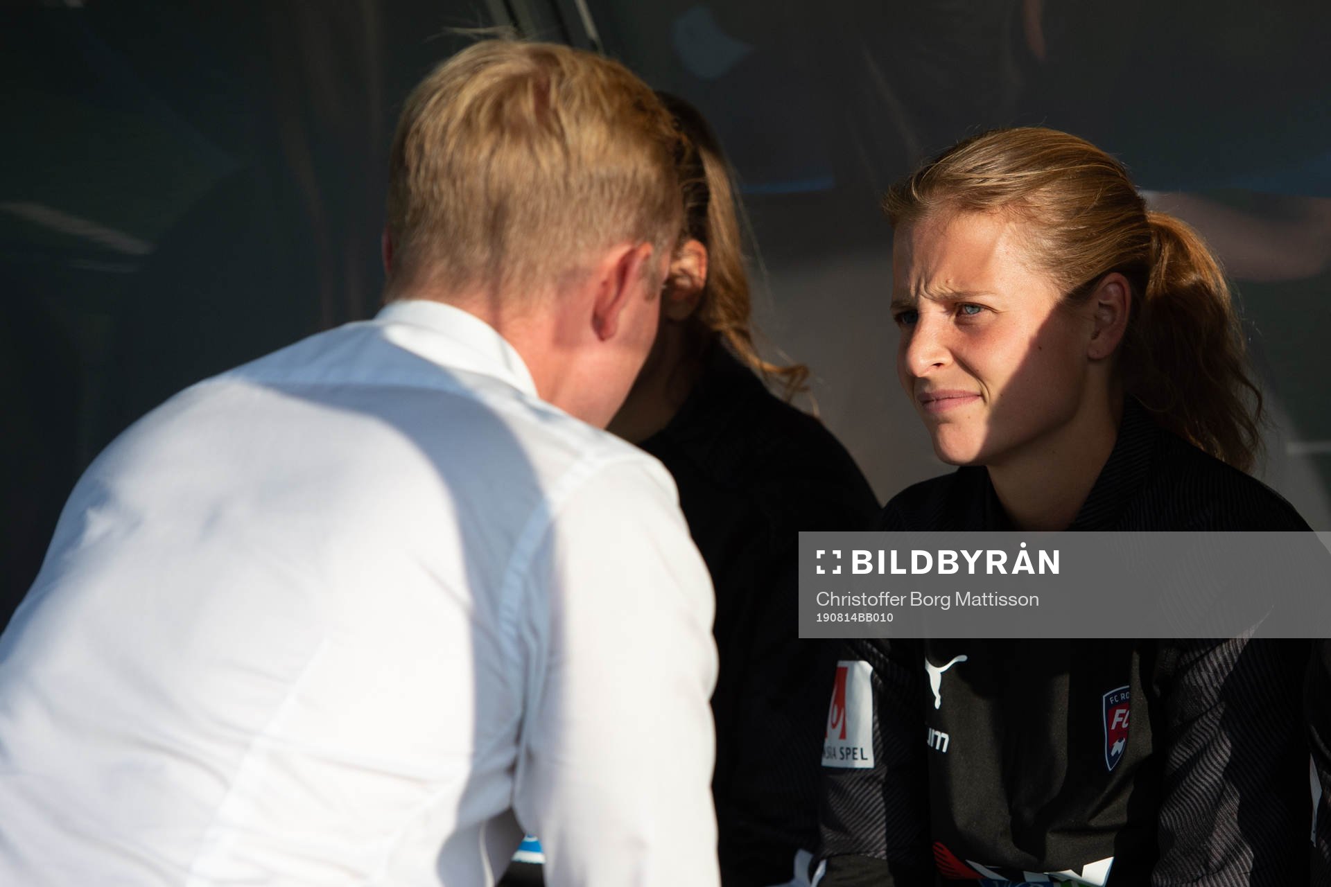 Rosengårds tränare Jonas Eidevall pratar med Anna