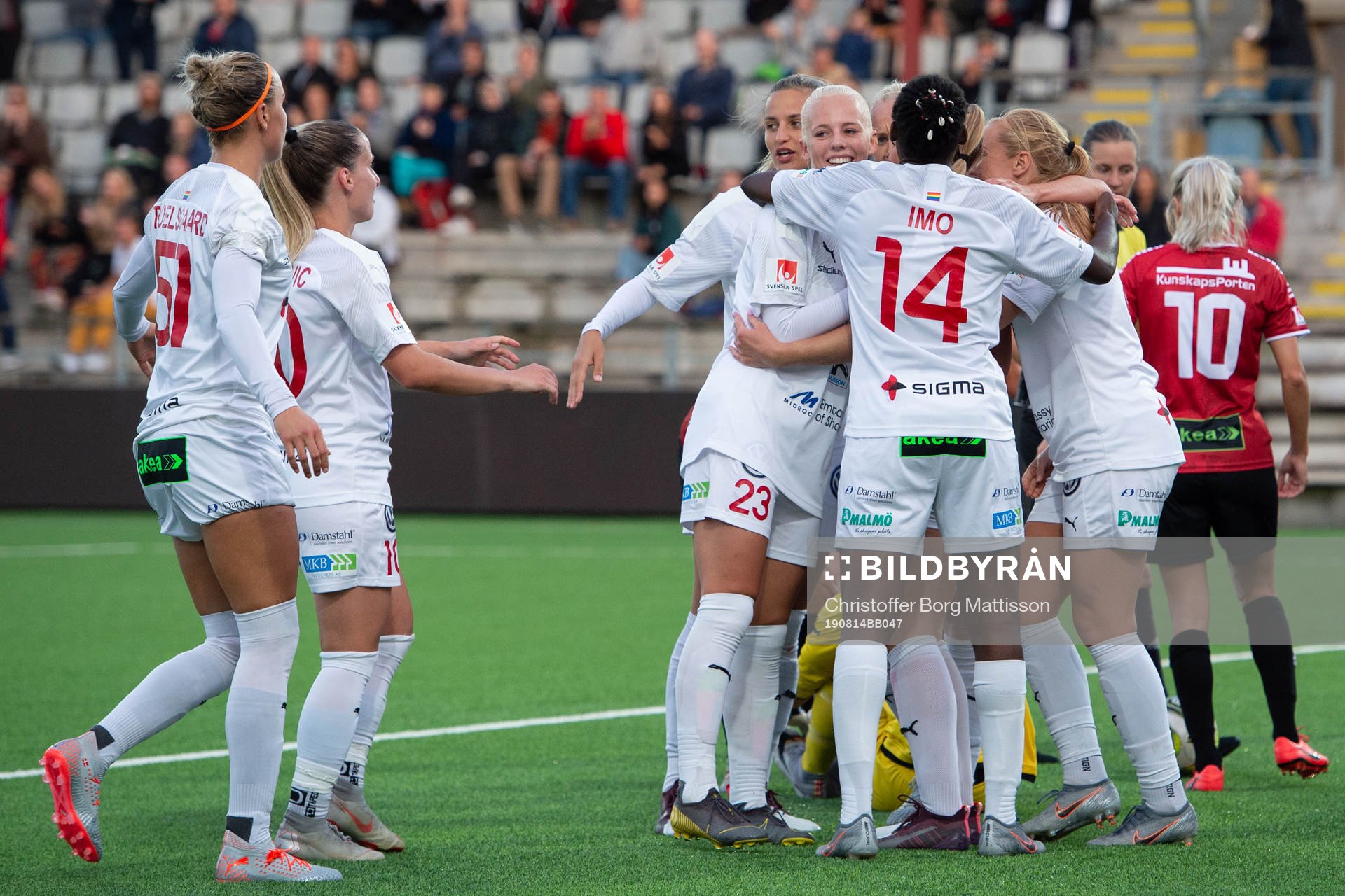Rosengårds spelare jublar