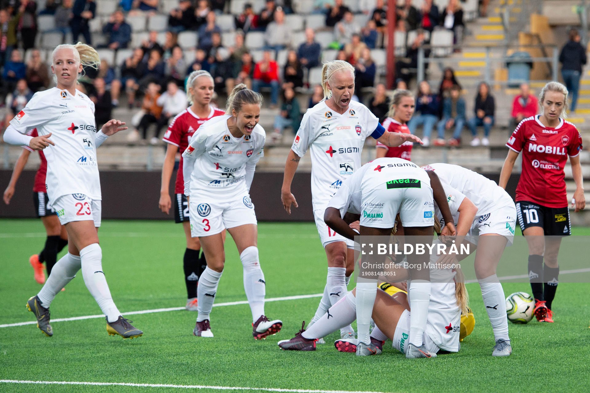 Rosengårds spelare jublar